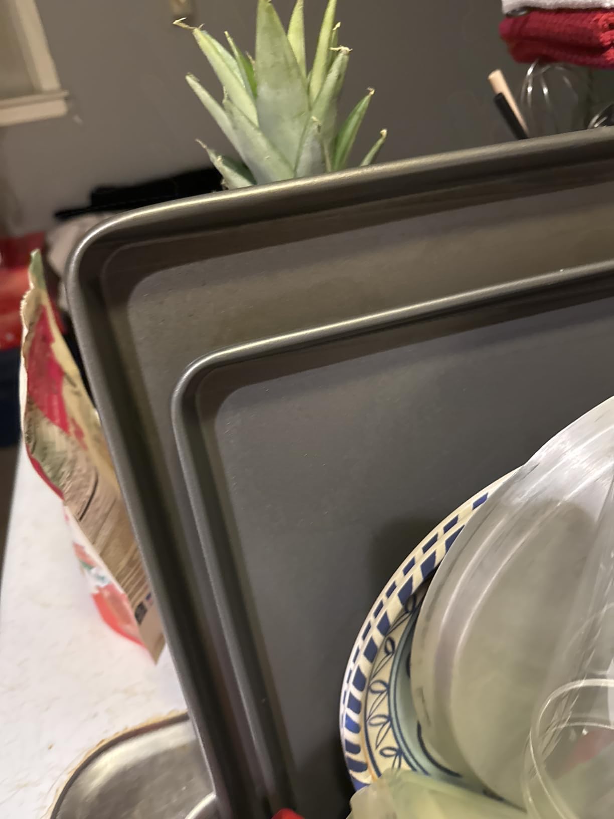 Amazon Basics Everyday Nonstick Baking Sheet Set, 3 Pack Includes Small (13x9) Medium (15x1) and Large (17x11) Pans Carbon Steel Construction Cookie Sheets Bakeware Set, Gray customer photo 2
