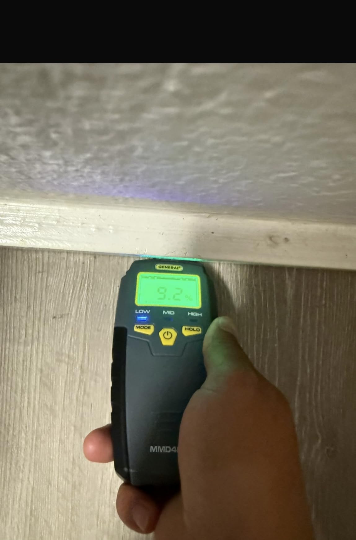 General Tools MMD4E Digital Moisture Meter, Water Leak Detector, Moisture Tester, Pin Type, Backlit LCD Display With Audible and Visual High-Medium-Low Moisture Content Alerts, Grays customer photo 2