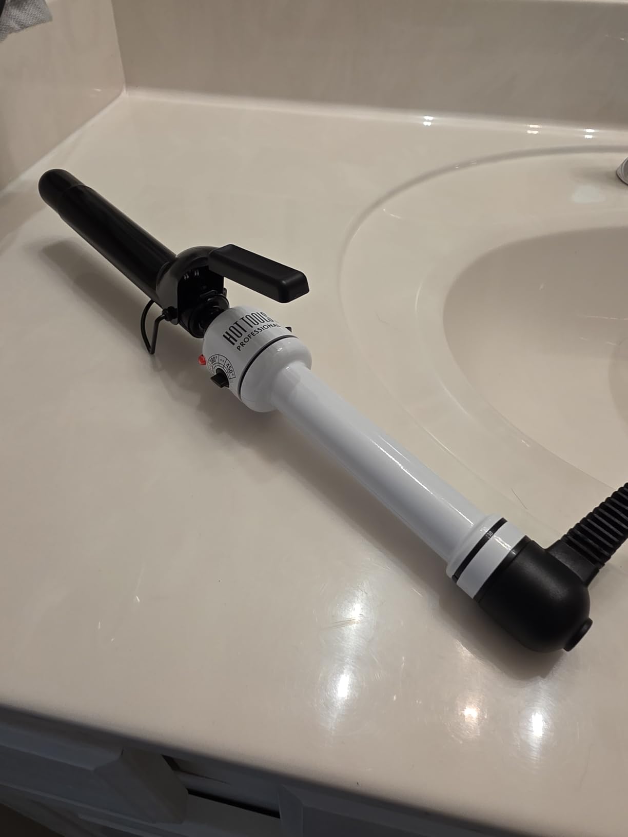 HOT TOOLS Pro Artist Nano Ceramic Curling Iron/Wand | For Smooth, Shiny Hair (1-1/4
