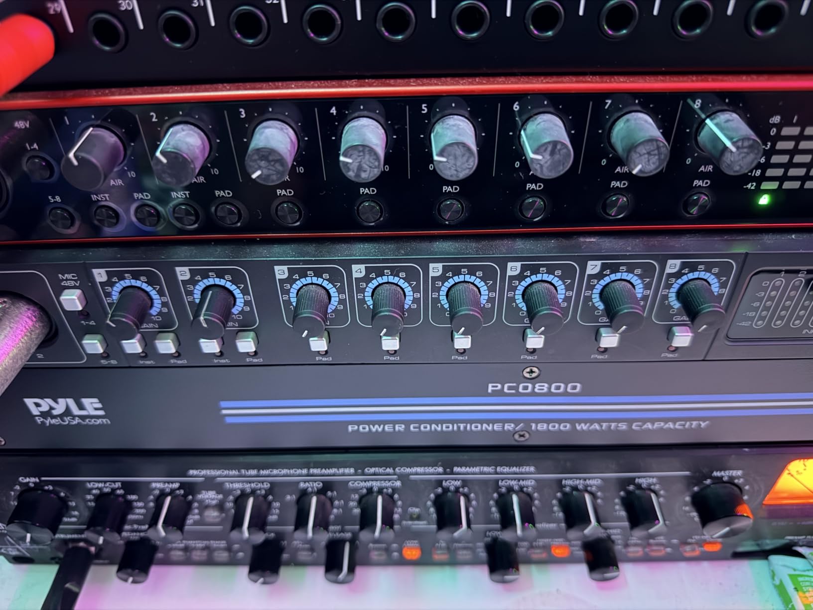 Pyle-Pro PCO800 19'' Rack Mount 1800 Watt Power Conditioner w/ 8 Outlets customer photo 1
