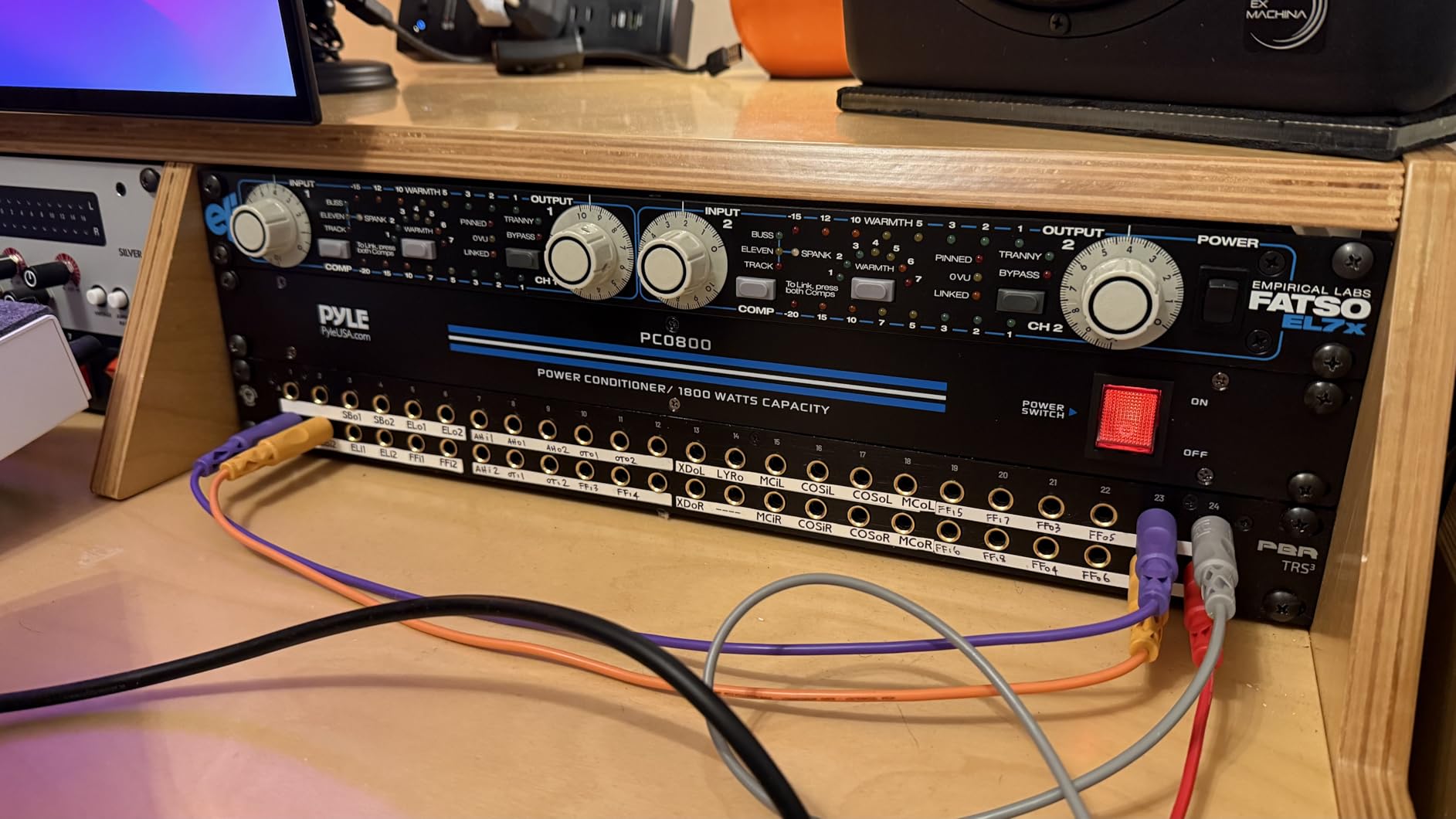 Pyle-Pro PCO800 19'' Rack Mount 1800 Watt Power Conditioner w/ 8 Outlets customer photo 2