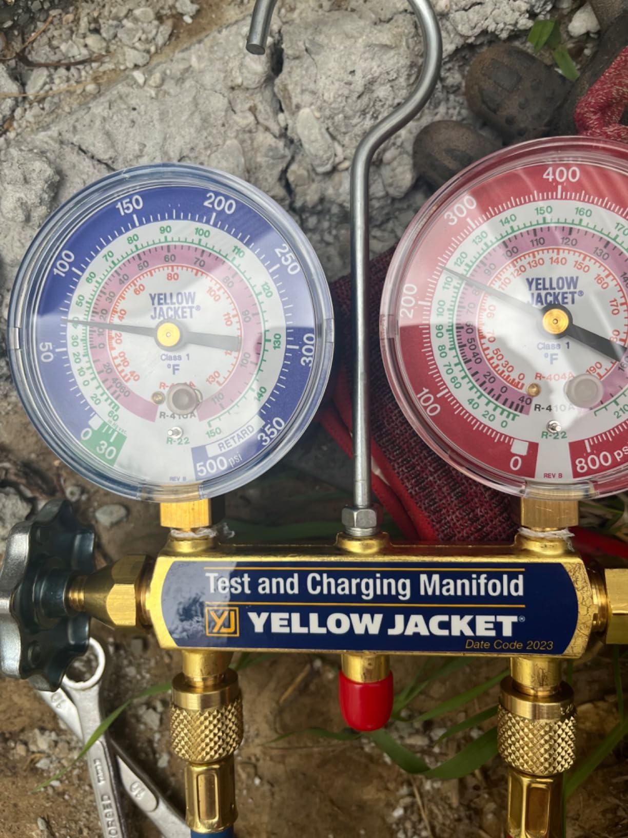 Yellow Jacket Mechanical Manifold Gauge Set, 2 Valve, 3 Hoses, Vacuum Port Size 1/4 in 42004-1 Each customer photo 1