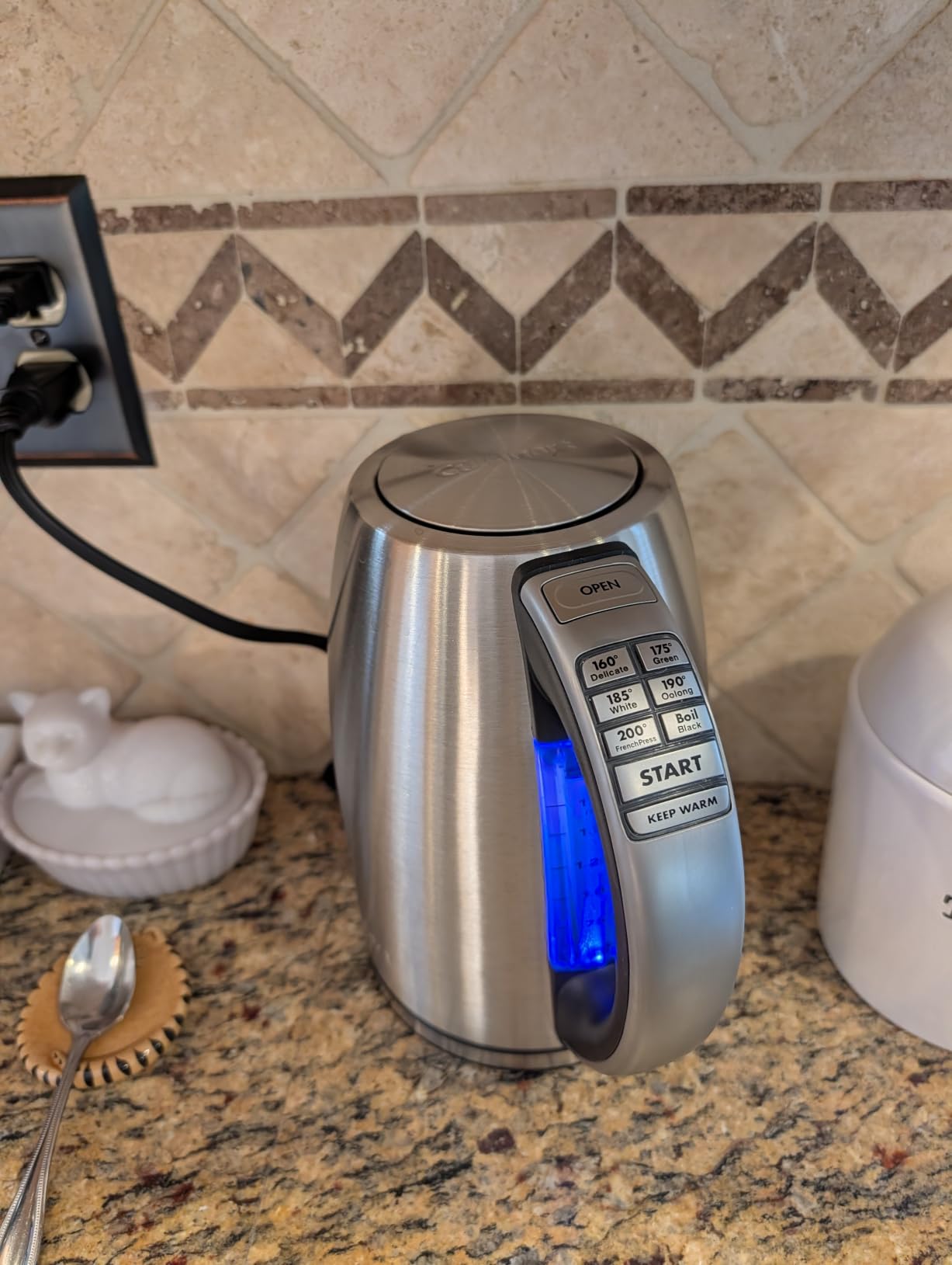 Cuisinart Electric Kettle, 1500W Fast Heating, 6 Temp Presets, 1.7L | Bring water to a boil with Cuisinart PerfecTemp cordless electric tea kettle, includes auto shutoff & 360° base, CPK-17P1 customer photo 2