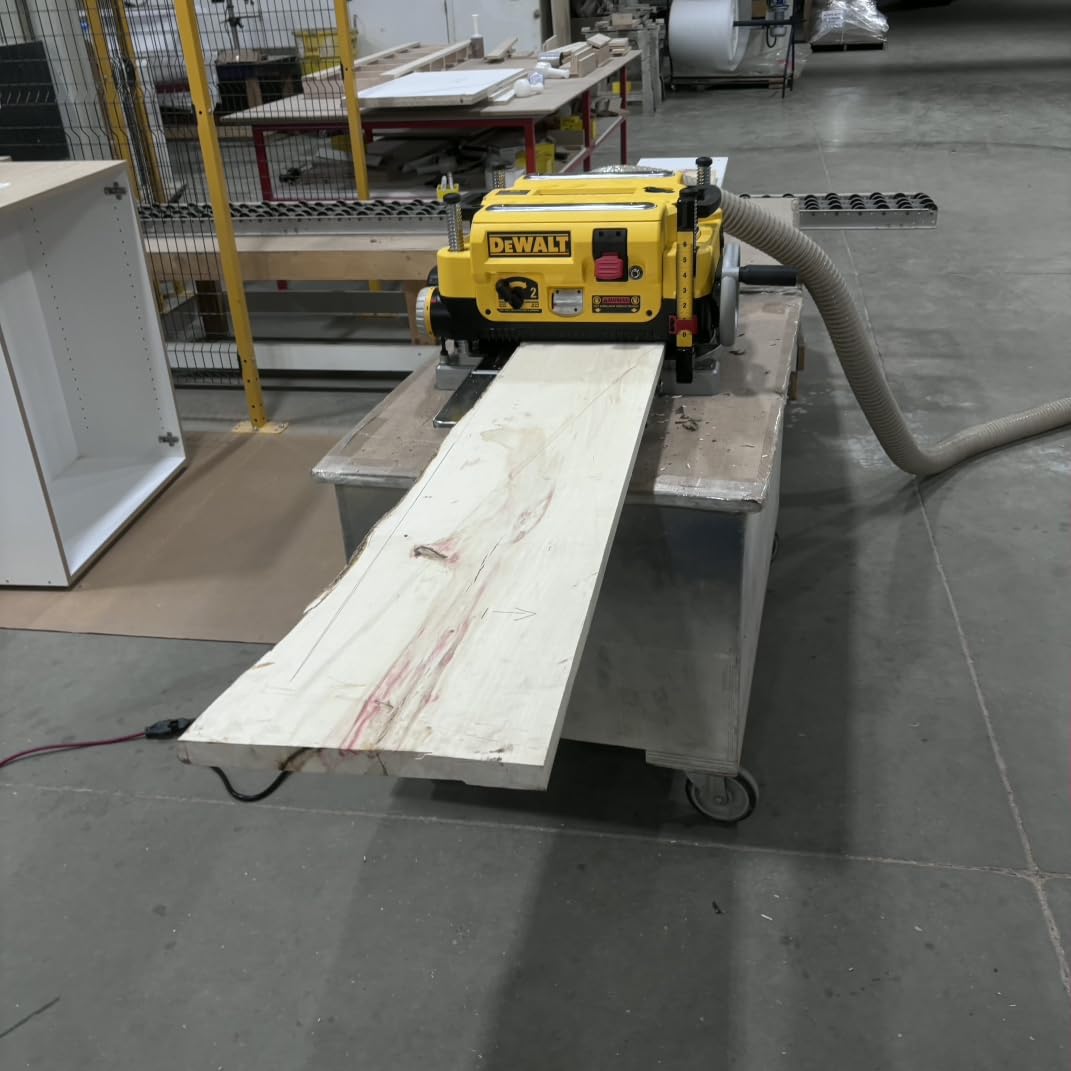 DEWALT Thickness Planer, 13-inch Wood Planer, Three Knife Two Speed, 15 Amp, 20,000 RPM Motor (DW735X) customer photo 2