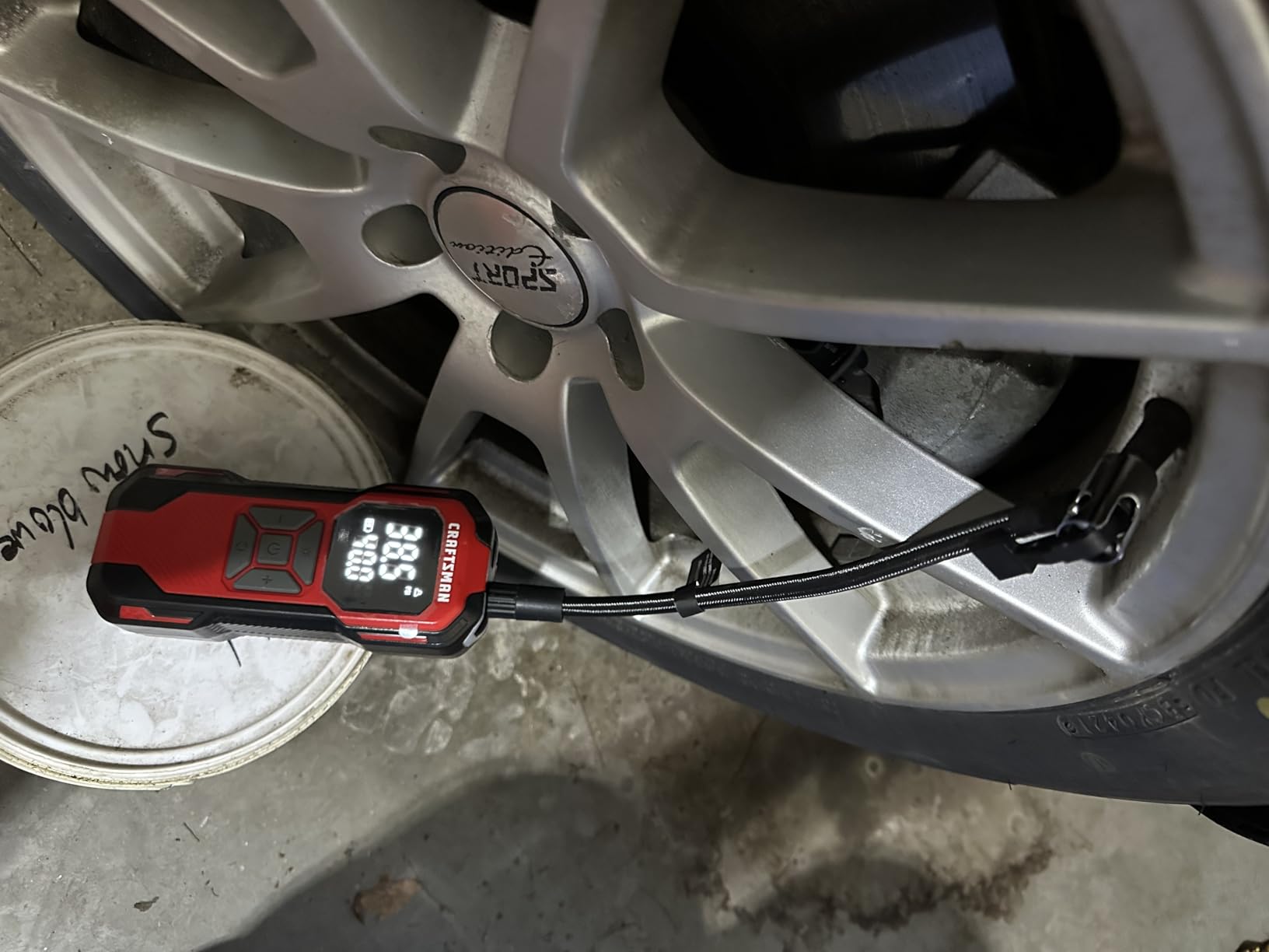 CRAFTSMAN Tire Inflator Portable Air Compressor, Cordless Mini Air Pump for Car Tires with Digital Tire Pressure Gauge, 6000mAh Battery Powered Air Pump, Max Pressure 150 PSI, 12V DC Corded customer photo 2