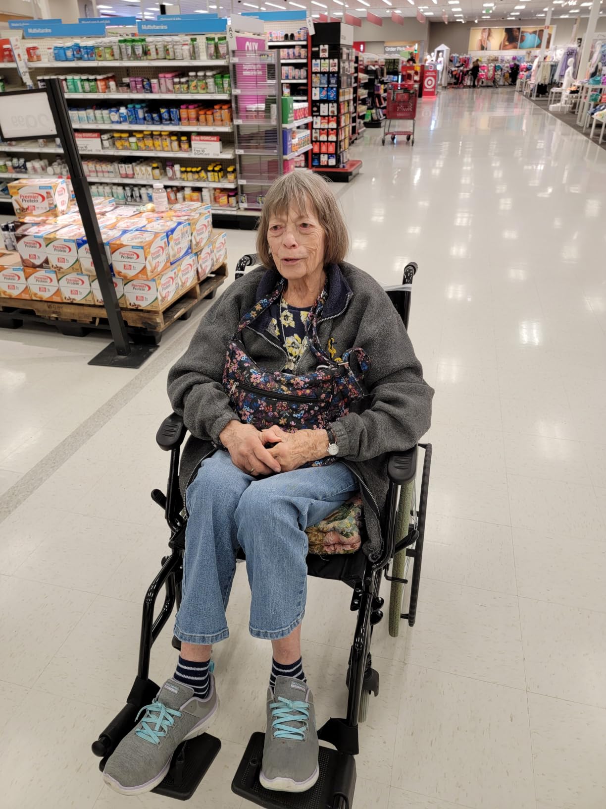 Karman 24 pounds LT-980 Ultra Lightweight Wheelchair, Black | 24 pounds customer photo 1