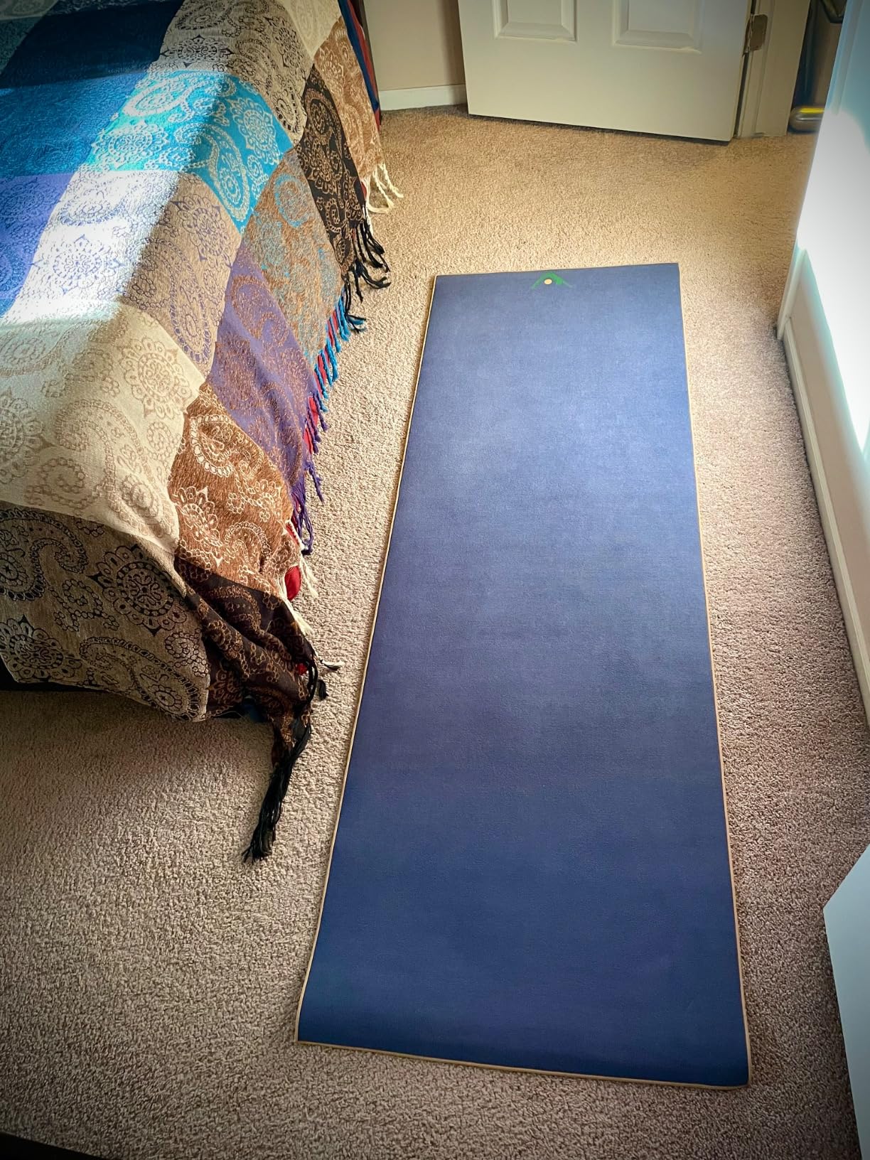 AURORAE Synergy 2in1 Hot Yoga Mat with integrated Non Slip Microfiber Towel. No Slipping No Bunching/Odor Patent Protected, Machine Washable customer photo 1