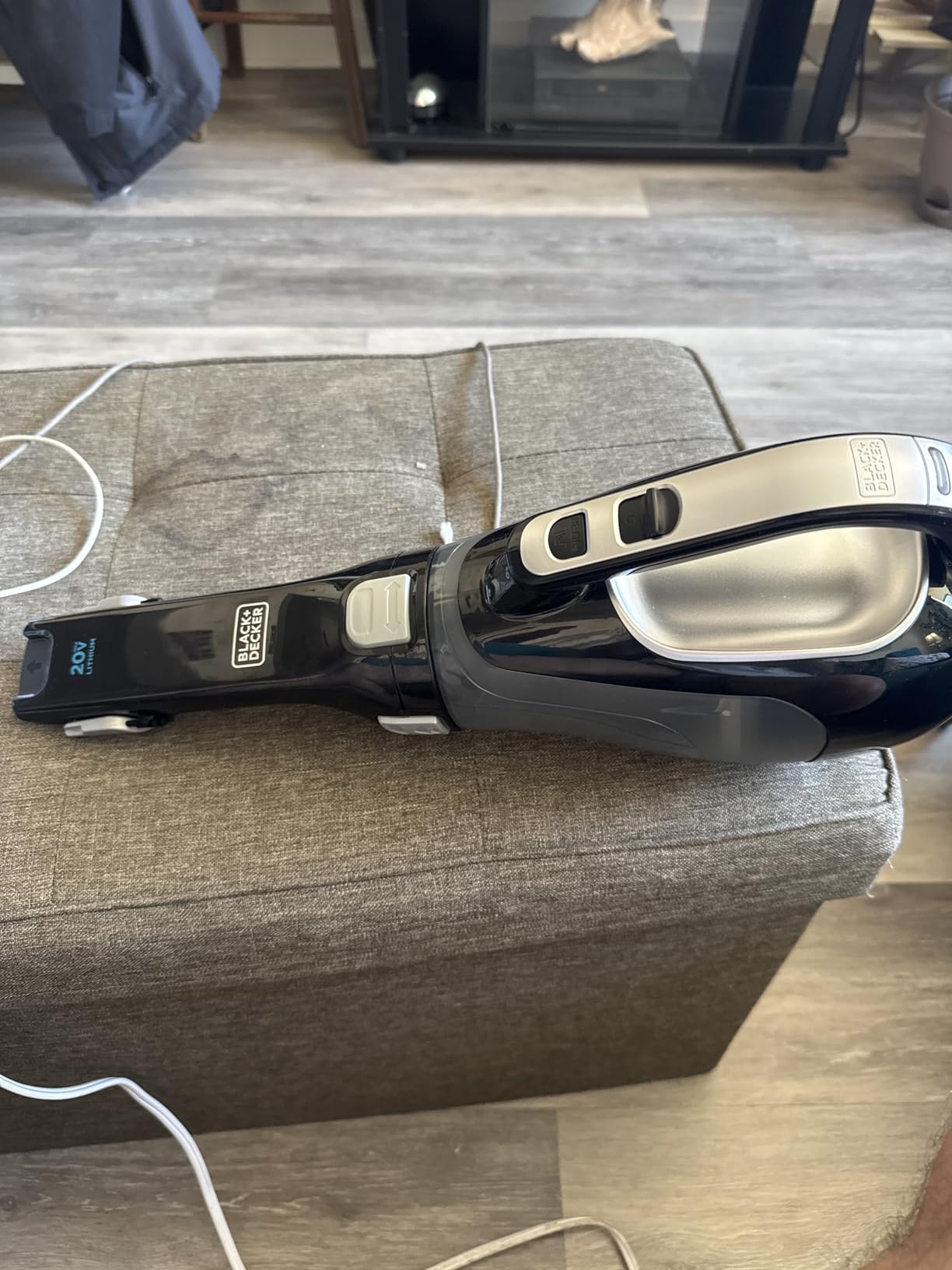 BLACK+DECKER dustbuster 20V Hand Vacuum Cordless Rechargeable, Car Vacuum Portable, Powerful Suction AdvancedClean Hand Vac with Extendible Crevice Tool, Flip-Up Brush and Charging Base (BDH2000L) customer photo 2