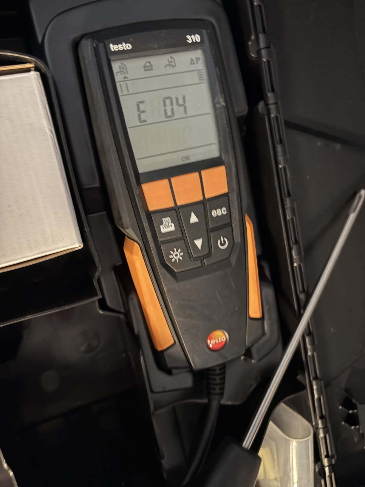 testo 310 I Residential Combustion Analyzer Kit | Flue Gas Detector Set for Heating Systems | Measures O2, CO2, Draft, Pressure, Flue and Ambient Temp. Kit Includes Probe, Filters, USB Charger, Hard Case customer photo 1