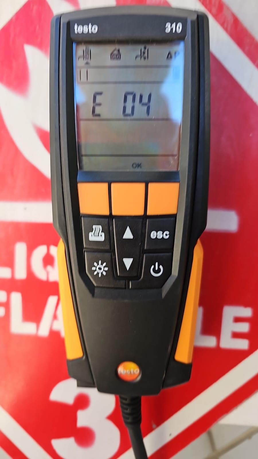 testo 310 I Residential Combustion Analyzer Kit | Flue Gas Detector Set for Heating Systems | Measures O2, CO2, Draft, Pressure, Flue and Ambient Temp. Kit Includes Probe, Filters, USB Charger, Hard Case customer photo 2