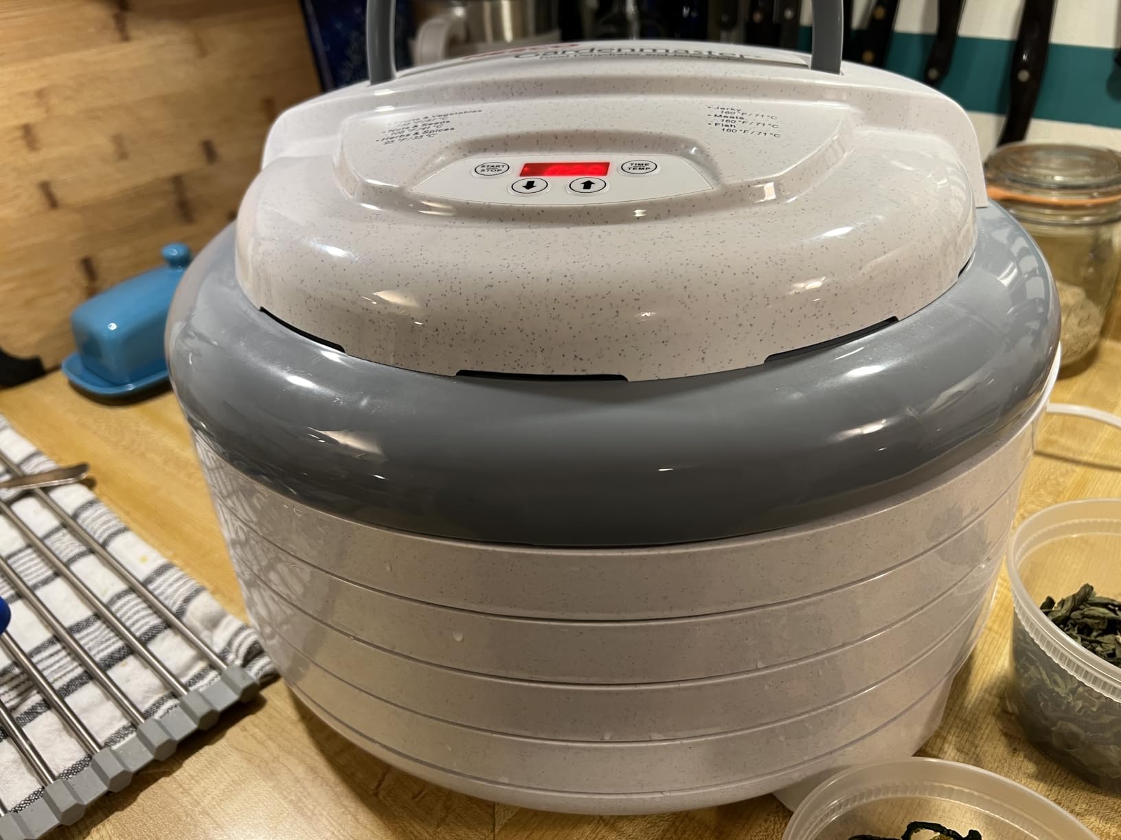 NESCO FD-1040 Gardenmaster Digital Pro 4 Tray Food Dehydrator customer photo 1