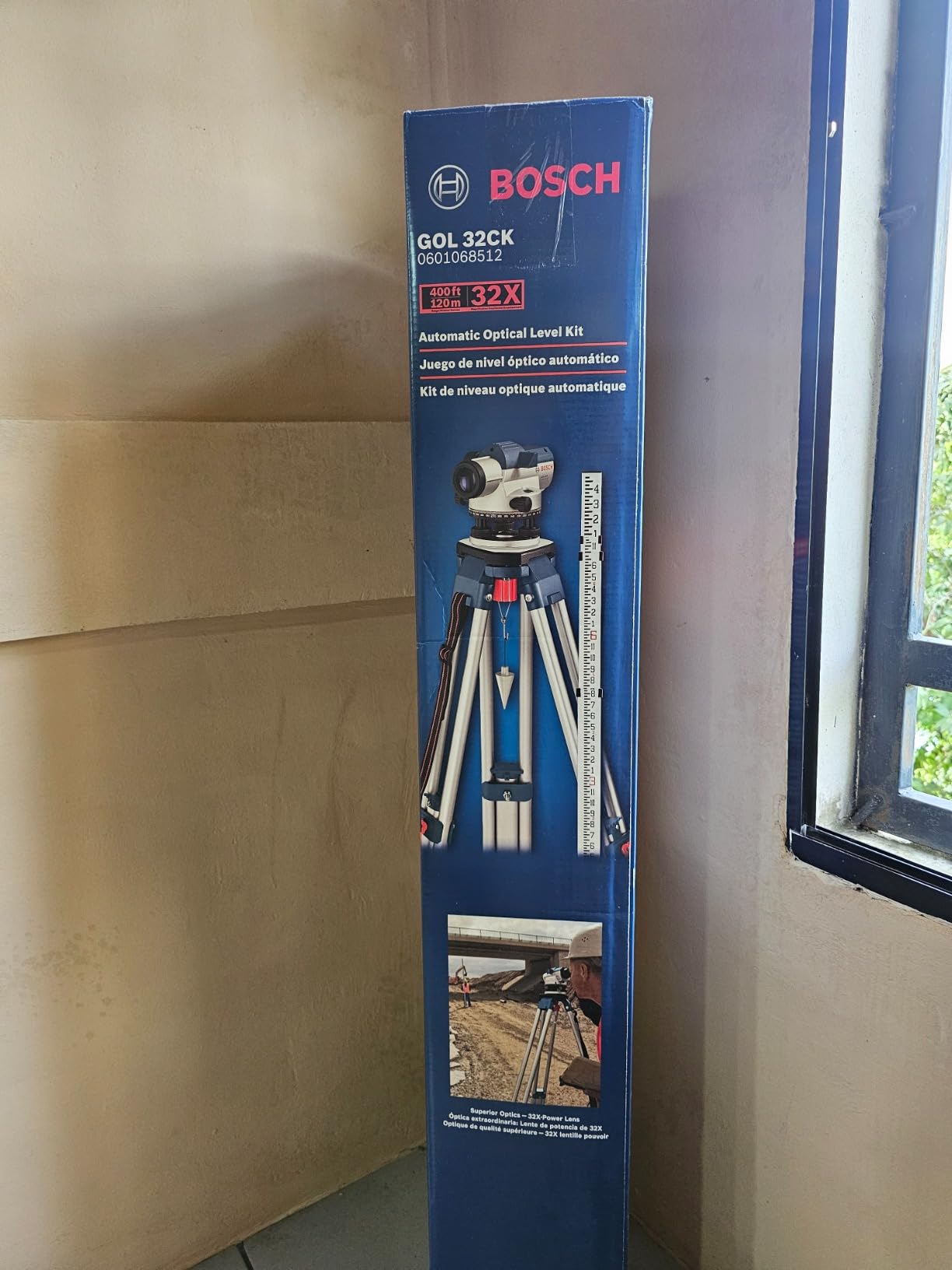 BOSCH GOL 32CK 32X Automatic Optical Level Kit, Includes Aluminum Tripod, Grade Rod, Plumb Bob, Tool Kit, & Carrying Case customer photo 1