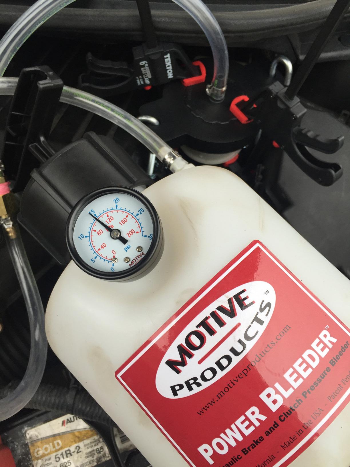 Motive Products 0101 Universal Power Bleeder 2-Quart Tank with Hose and Round Adapter customer photo 1