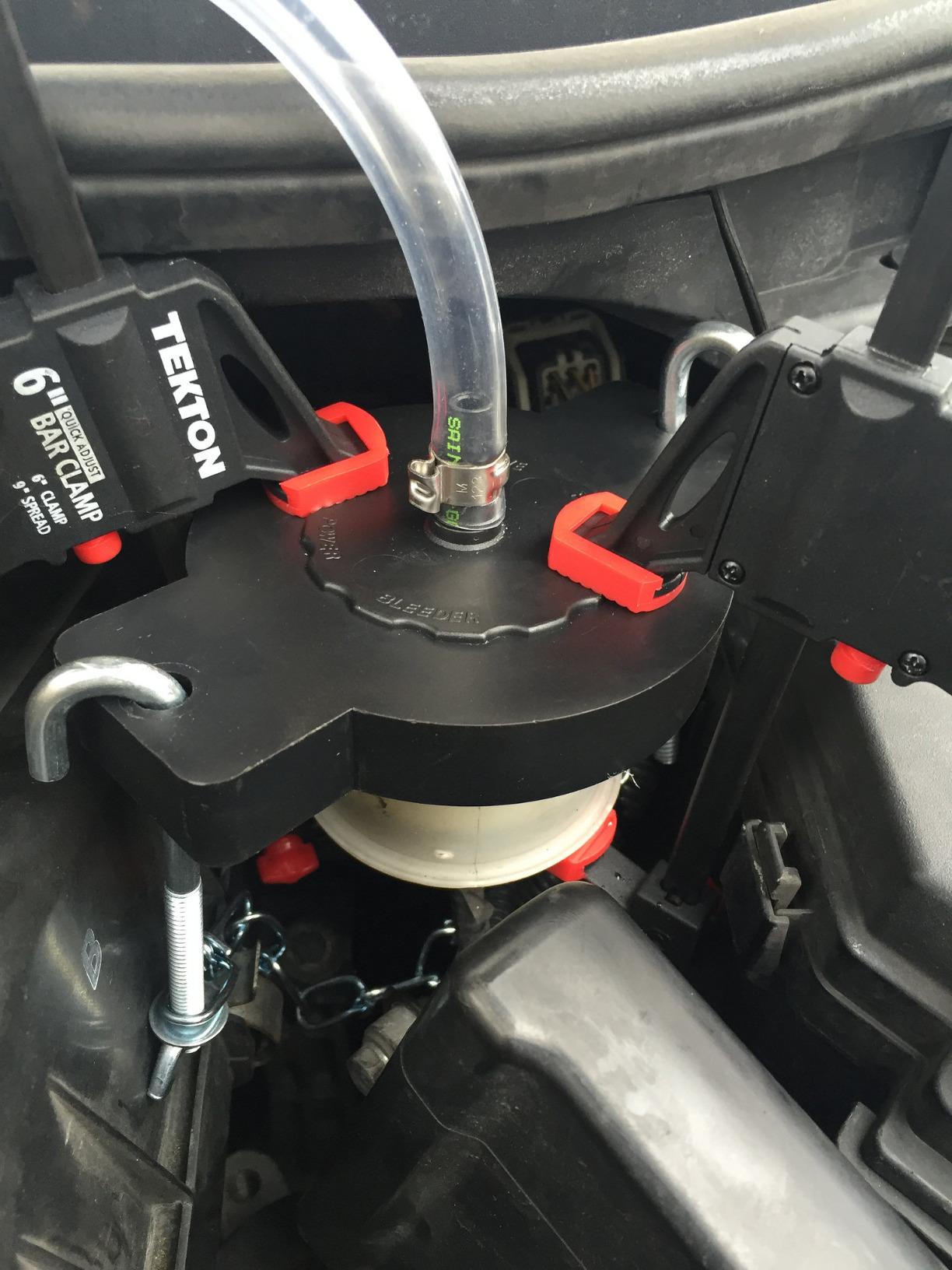Motive Products 0101 Universal Power Bleeder 2-Quart Tank with Hose and Round Adapter customer photo 2