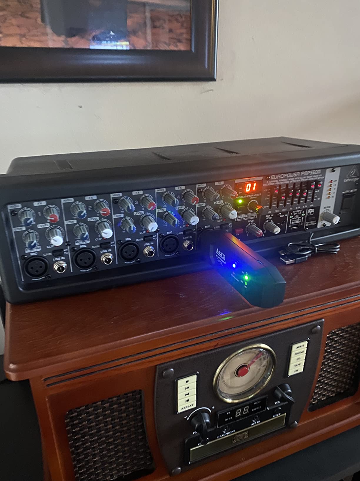 Behringer EUROPOWER PMP550M 500 Watt 5 Channel Powered Mixer with Klark Teknik Multi-FX Processor, FBQ Feedback Detection System and Wireless Option customer photo 2