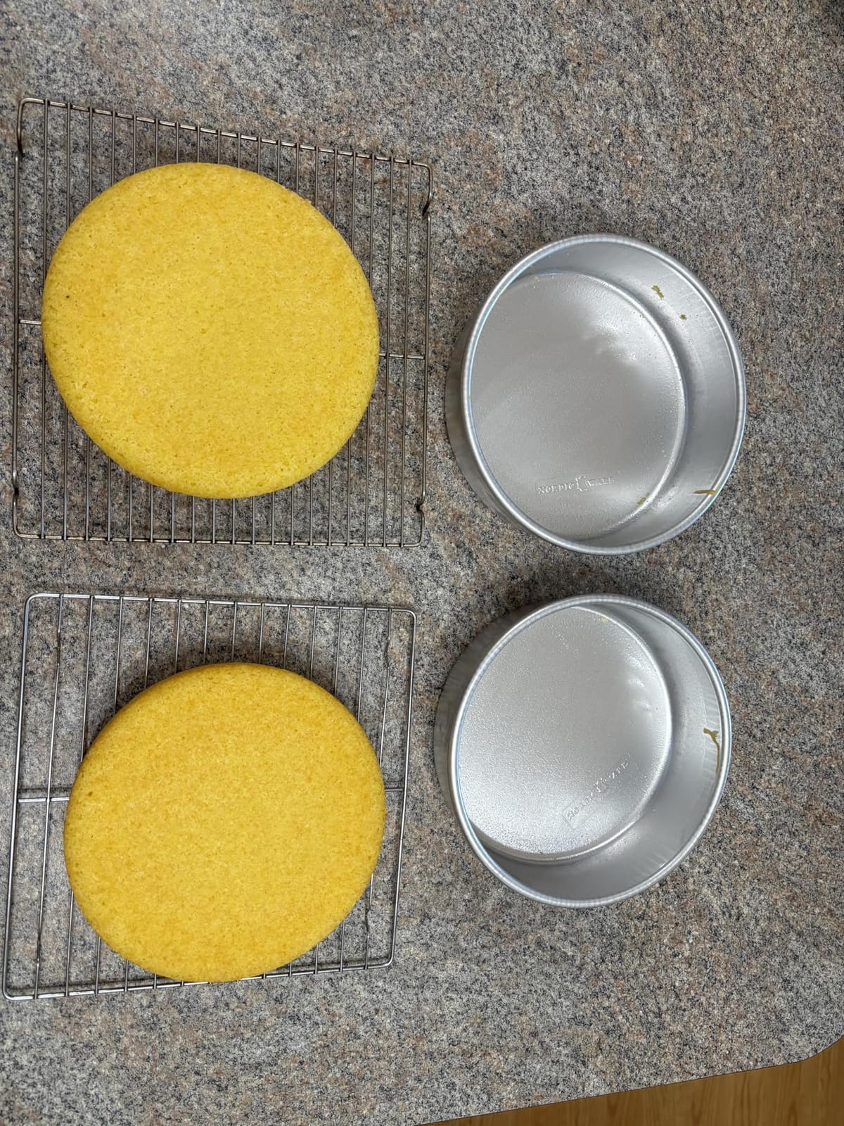 Nordic Ware Naturals Round Cake Pan, 8-Inch customer photo 1