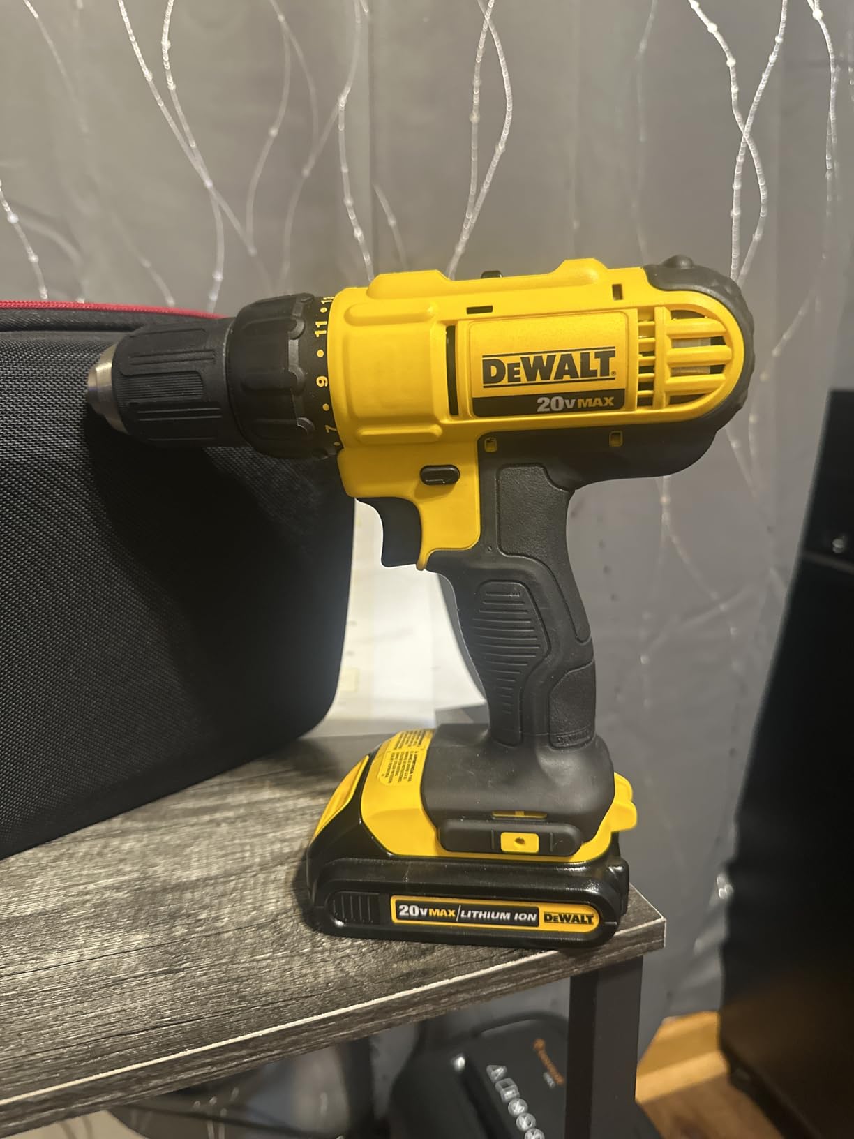 DEWALT 20V Max Cordless Drill Driver Set, 2 Speed, High Performance Motor, Includes 2 XR 1.3Ah Li-Ion Batteries, Charger and Contractor Bag (DCD771C2) customer photo 1