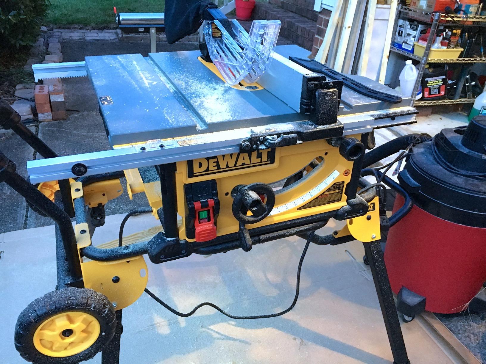 DEWALT Table Saw 10 Inch with Foldable Rolling Table Saw Stand, 15 Amp, 32-1/2-Inch Rip Capacity (DWE7491RS) customer photo 2