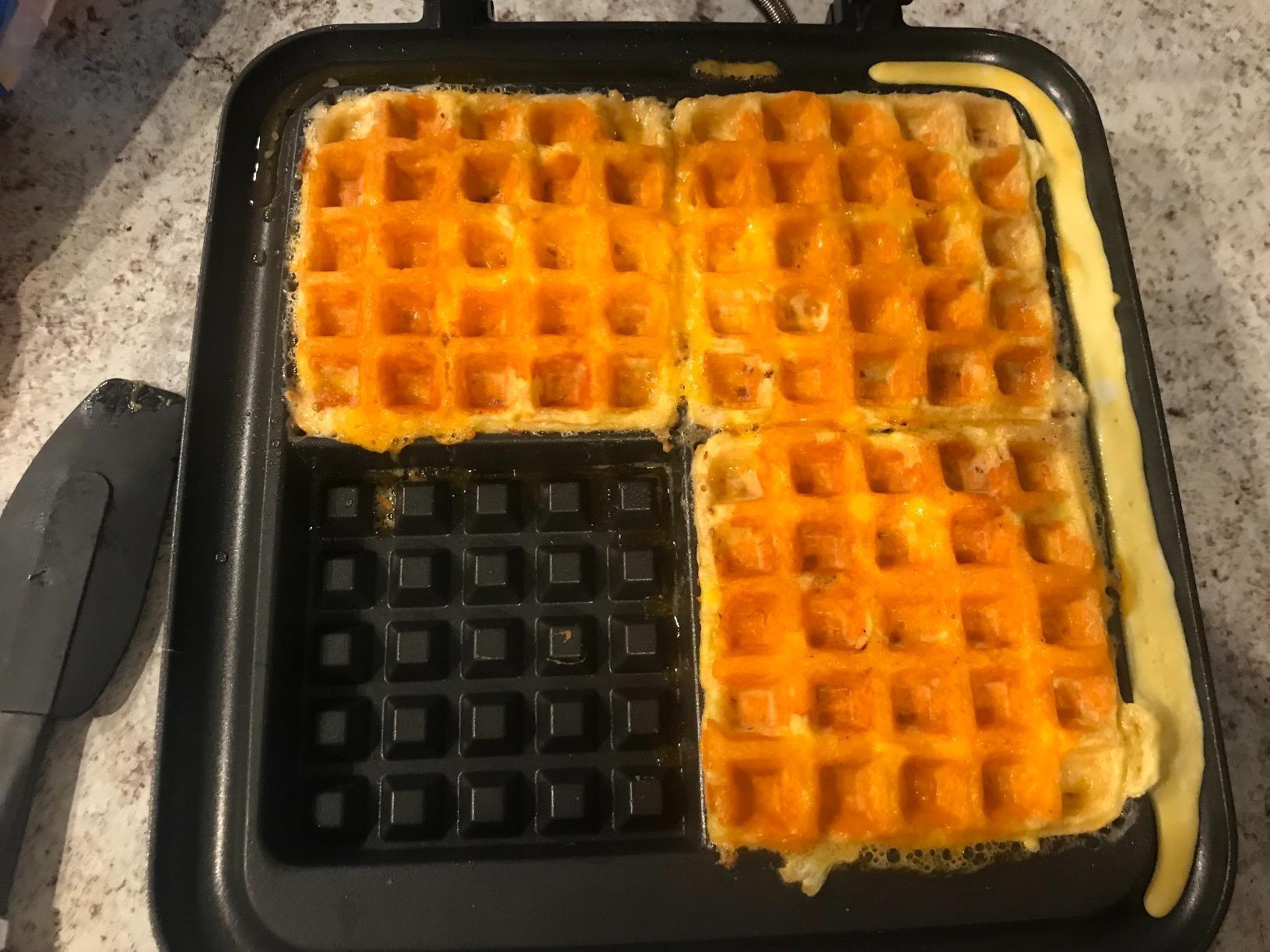 Breville BWM640XL Smart 4-Slice Waffle Maker, Silver customer photo 2