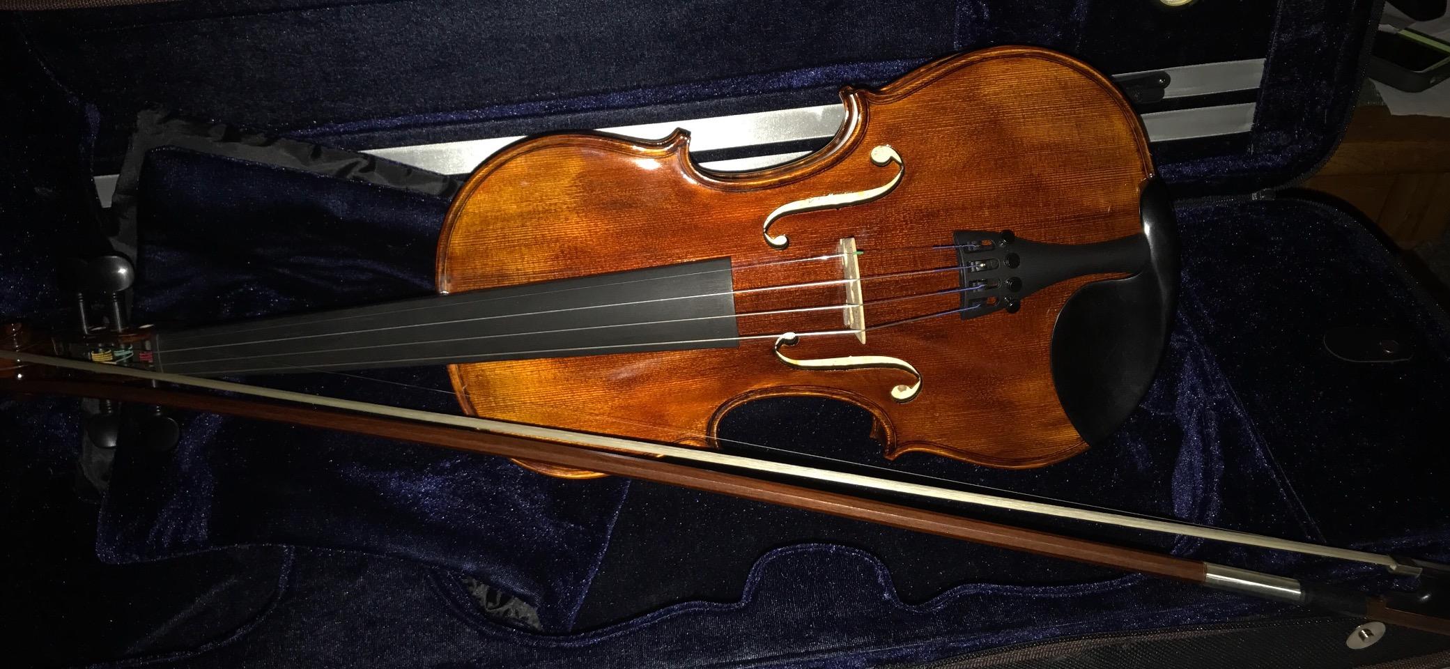 Cremona SV-500 4/4 Premier Artist Violin Outfit - Full Size Student & Professional Violin with Solid Spruce Top, Maple Back, Ebony Fittings, Case & Bow customer photo 2
