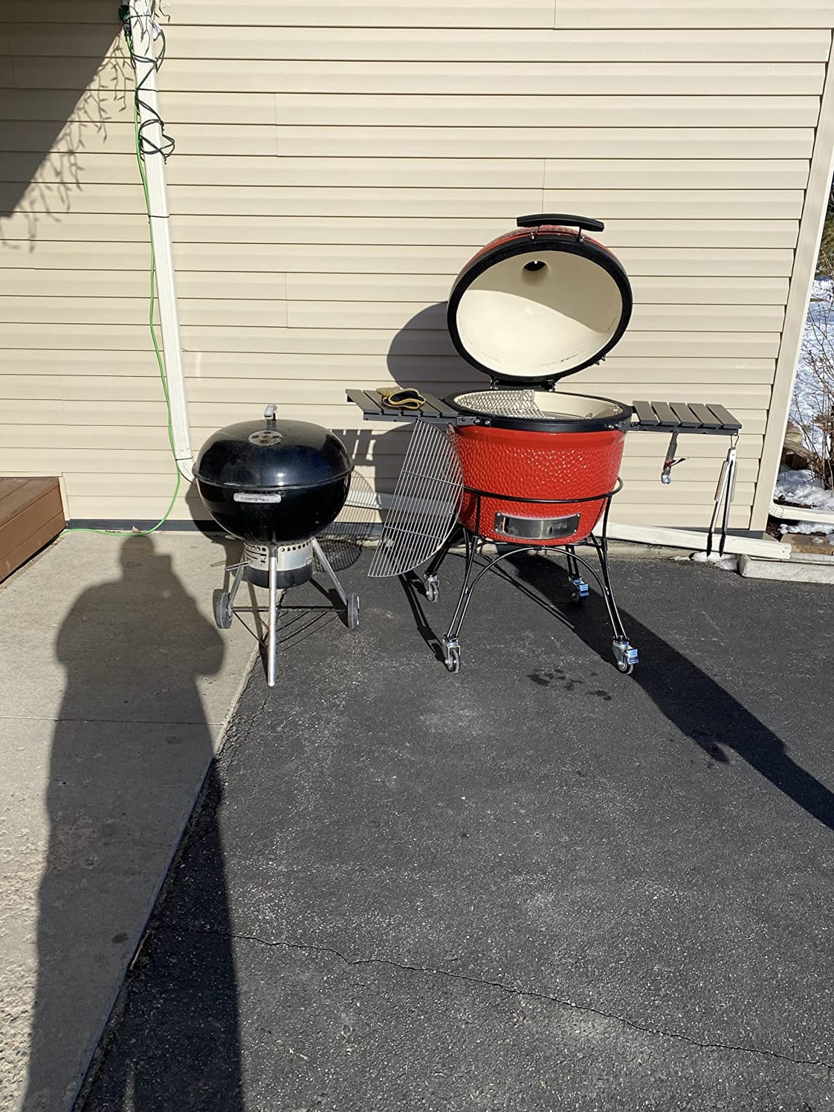 Kamado Joe Big Joe Series I 24-inch Ceramic Charcoal Grill and Smoker with Cart, Side Shelves, Stainless Steel Grates and 450 Cooking Square Inches in Red, Model BJ24Rh customer photo 2