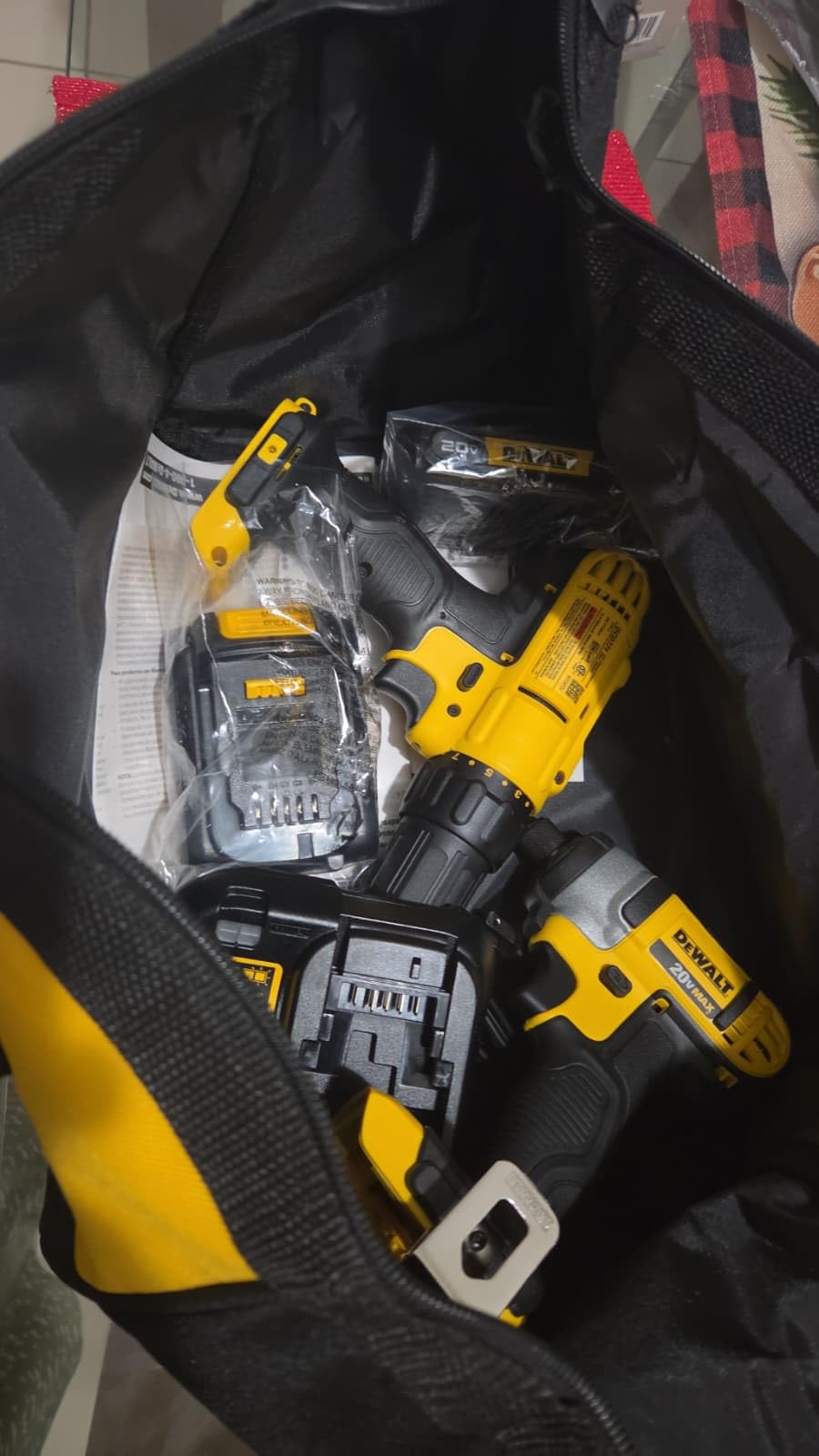 DEWALT 20V MAX Cordless Drill and Impact Driver, Power Tool Combo Kit, Includes 2 Batteries, Charger and Bag (DCK240C2) customer photo 2