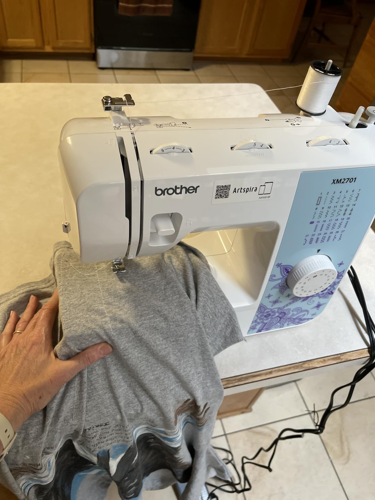 Brother XM2701 Lightweight Sewing Machine 27 Stitches | 27 Built-in Stitches, 1-Step Auto-Size Buttonhole, Needle Threader, Jam-Resistant Top Drop-in Bobbin customer photo 1