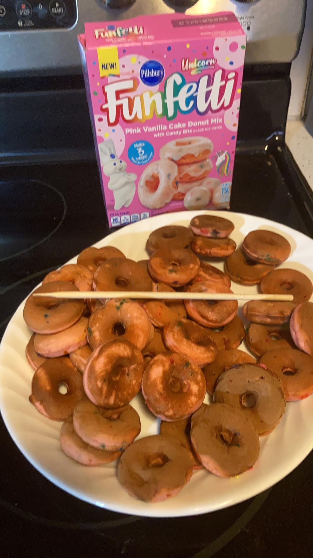 Betty Crocker Mini Donut Maker, 1000 Watts, BC-2938CO, Red | Mini Factory with Nonstick Surface, Donut Maker Machine with Cool Touch Handle & Makes 7 Delicious Fresh Donuts in Minutes customer photo 1