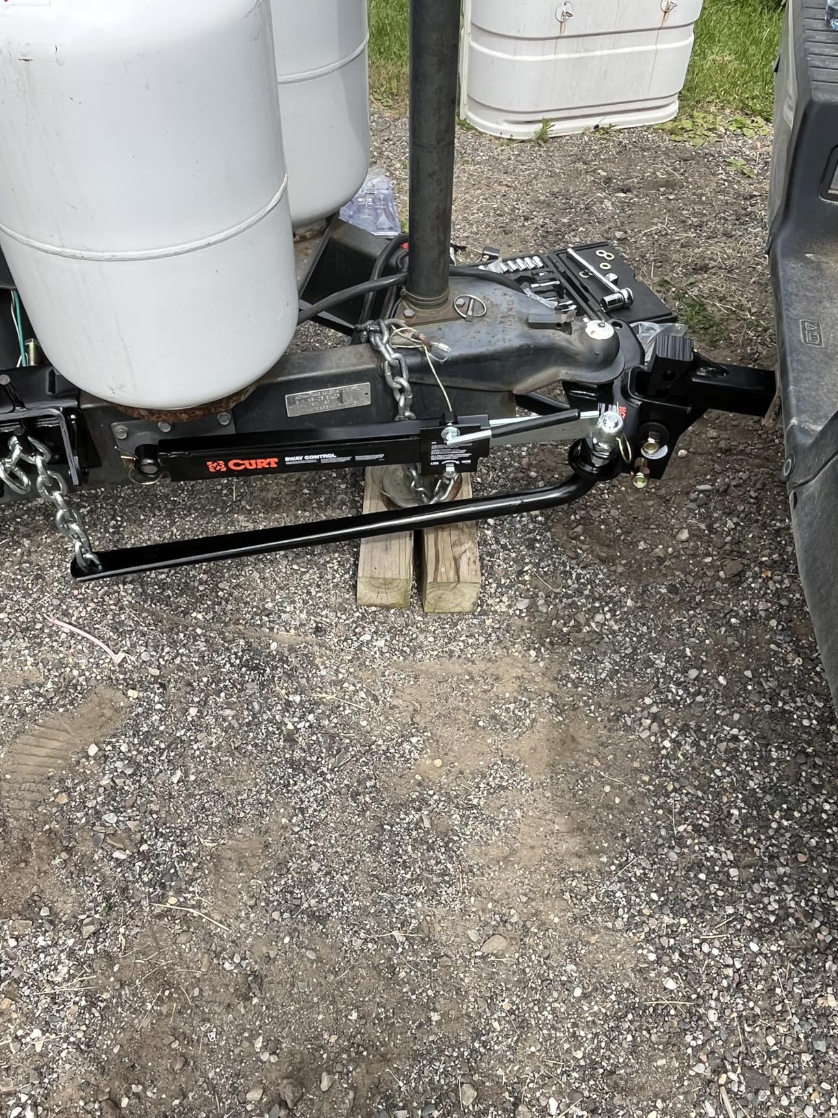 CURT 17062 Round Bar Weight Distribution Hitch with Sway Control, 10,000 lb | 800-1,000 lb Tongue Weight, Lubrication Zerk, Forged Spring Bars, 2