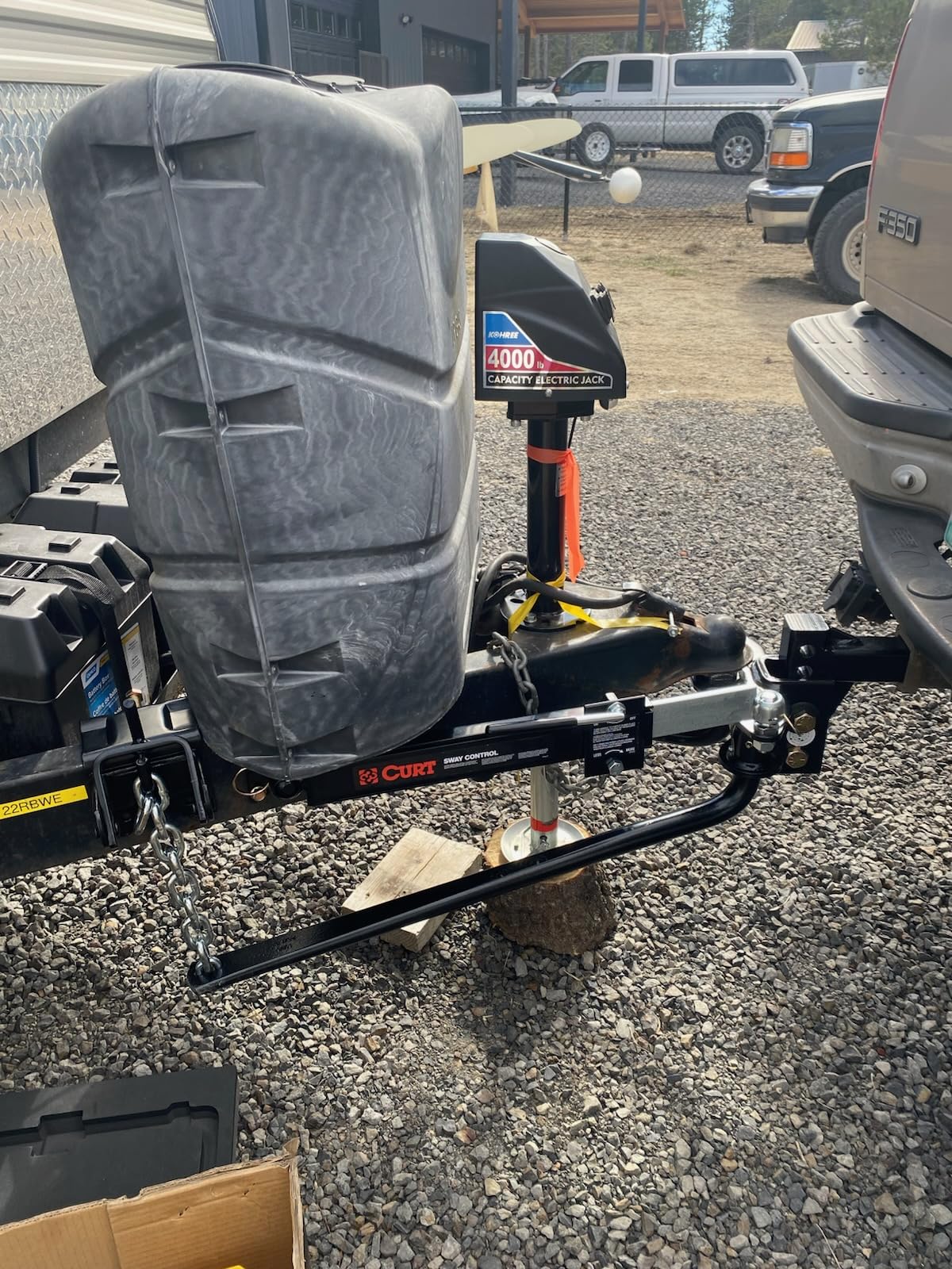 CURT 17063 Round Bar Weight Distribution Hitch with Sway Control, 14,000 lb | 1,000-1,400 lb Tongue Weight, Lubrication Zerk, Forged Spring Bars, 2