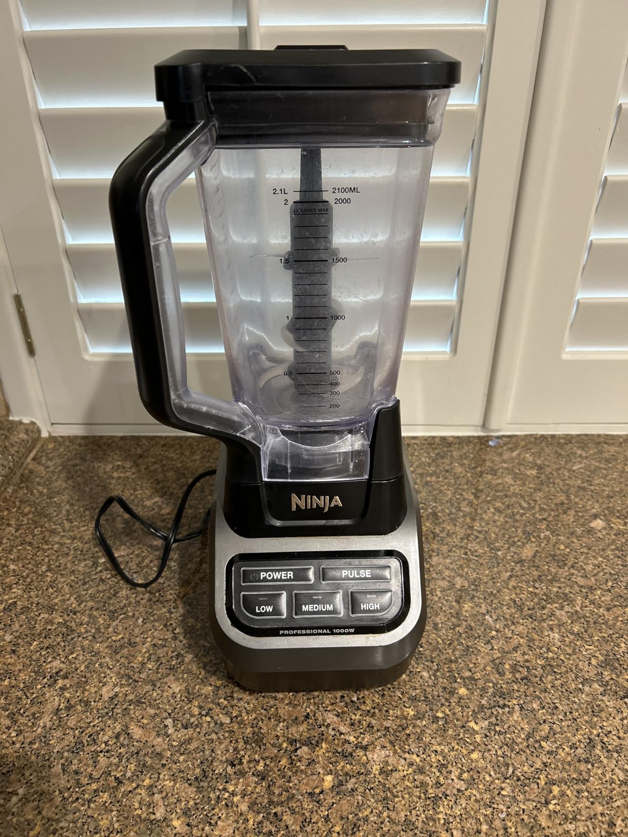 Ninja Professional Blender, 1000W, Total Crushing Tech, 72oz Pitcher, BL610 | 1000W Total Crushing blades crush ice & blend smoothies, sauces. XL 72-oz pitcher for family batches. Dishwasher-safe parts. customer photo 1