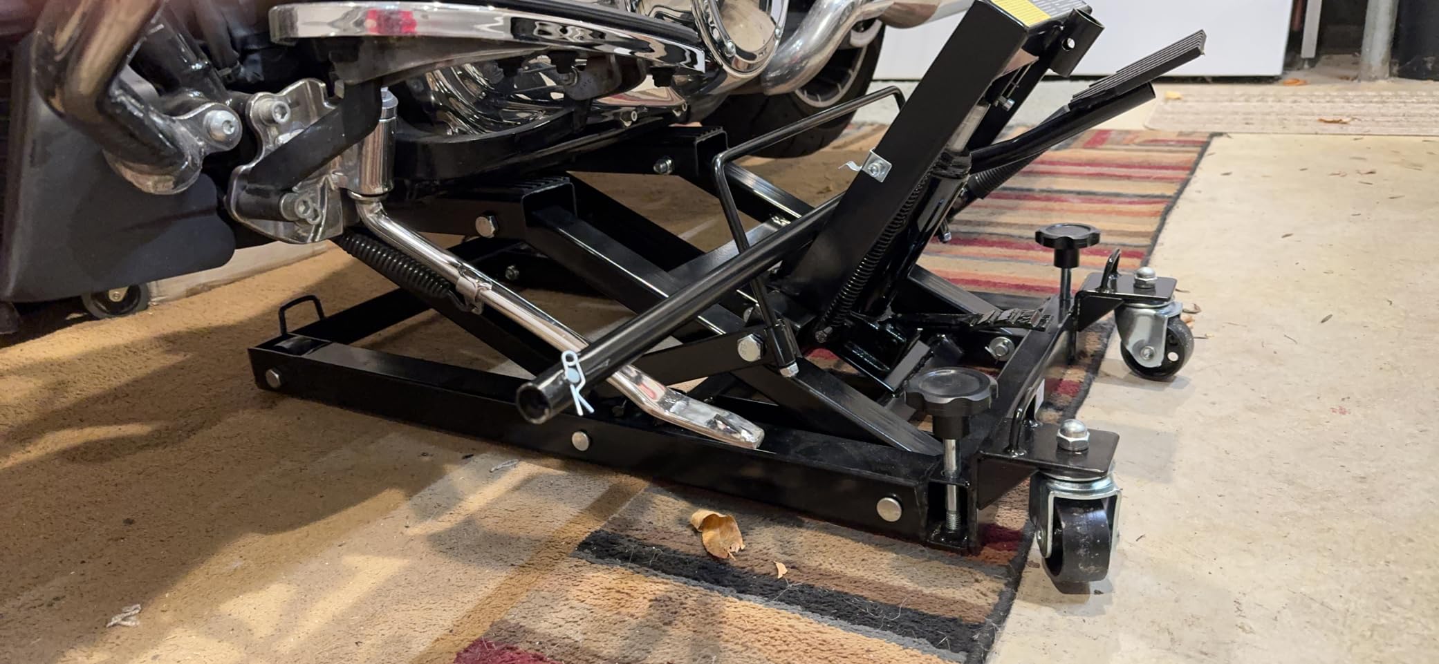 Black Widow Motorcycle or ATV Lift Jack Stand Hydraulic, Steel, 1,500 lb customer photo 2
