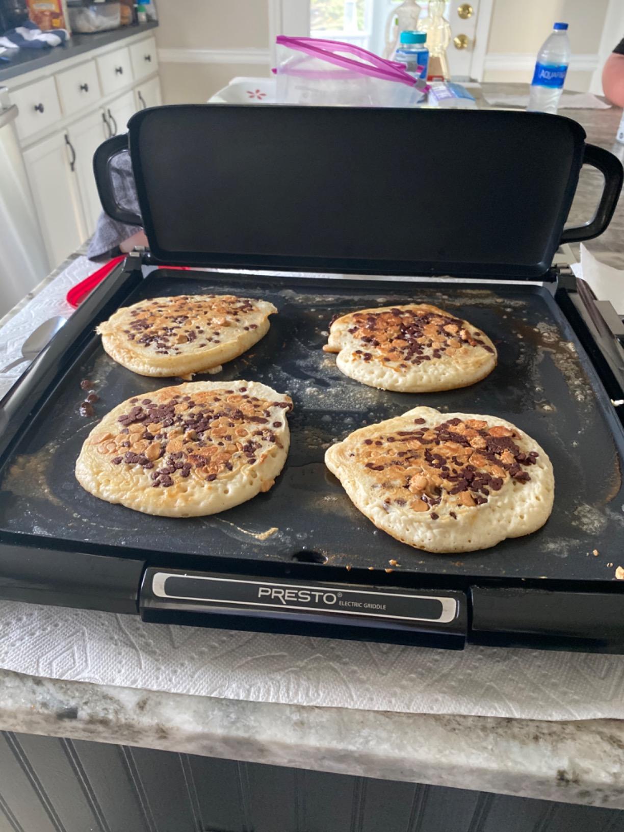 Presto 07023 Cool-Touch Electric Griddle and Warmer Plus customer photo 1