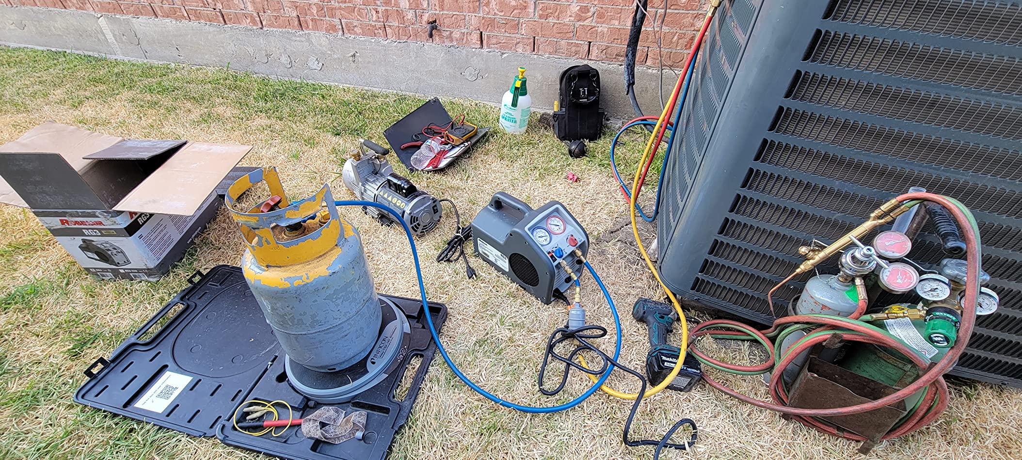 Robinair RG3 Portable Liquid and Vapor Refrigerant Recovery Machine - Compatible with Common CFC, HFC, HCFC Refrigerants Including R-410A, 115V, 60Hz customer photo 2