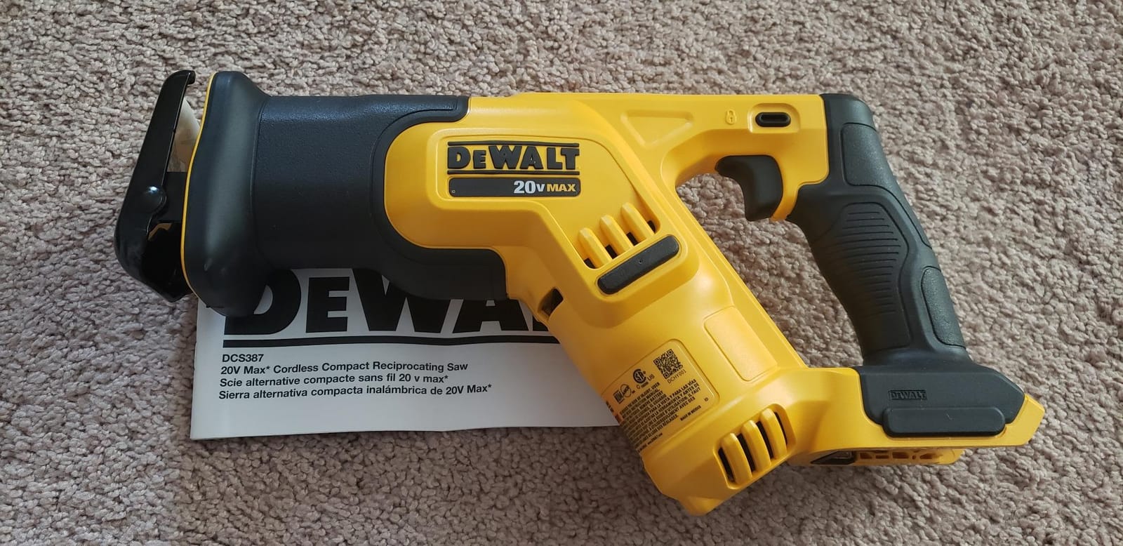 DEWALT 20V MAX Cordless Reciprocating Saw, Compact, Variable Speed, LED Light, Bare Tool Only (DCS387B) customer photo 1