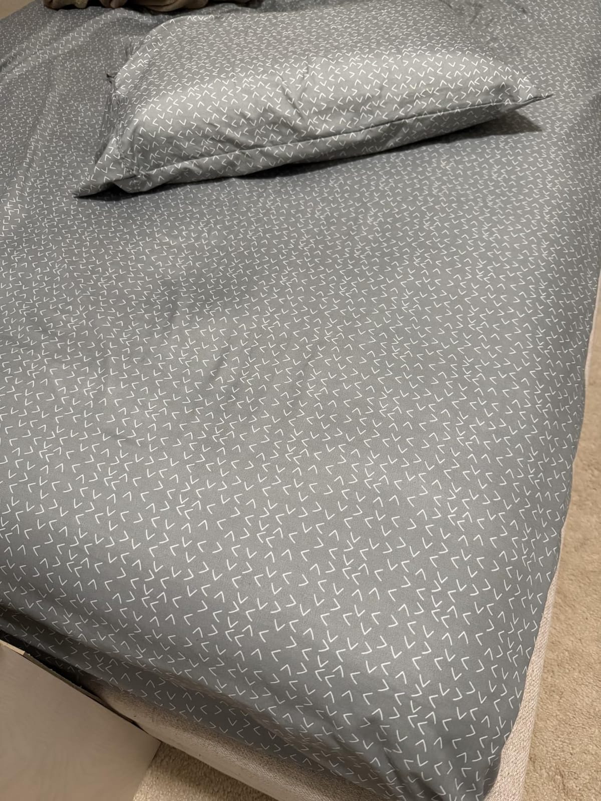 Amazon Basics Lightweight Super Soft Breathable Brushed Microfiber 4 Piece Bed Sheet Set with 14-Inch Deep Pockets, Wrinkle Resistant, Queen, Beige, Solid customer photo 1