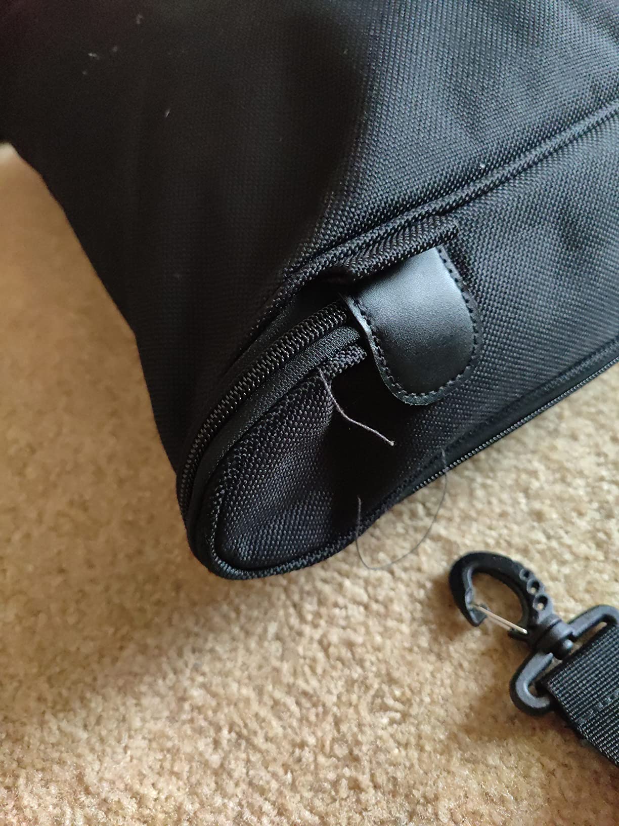 ZEGUR Premium Suit Garment Bag Carry On, Hangs 4 Suits | Travel and Business Bag with Shoulder Strap and Laptop Compartment (Black) customer photo 1