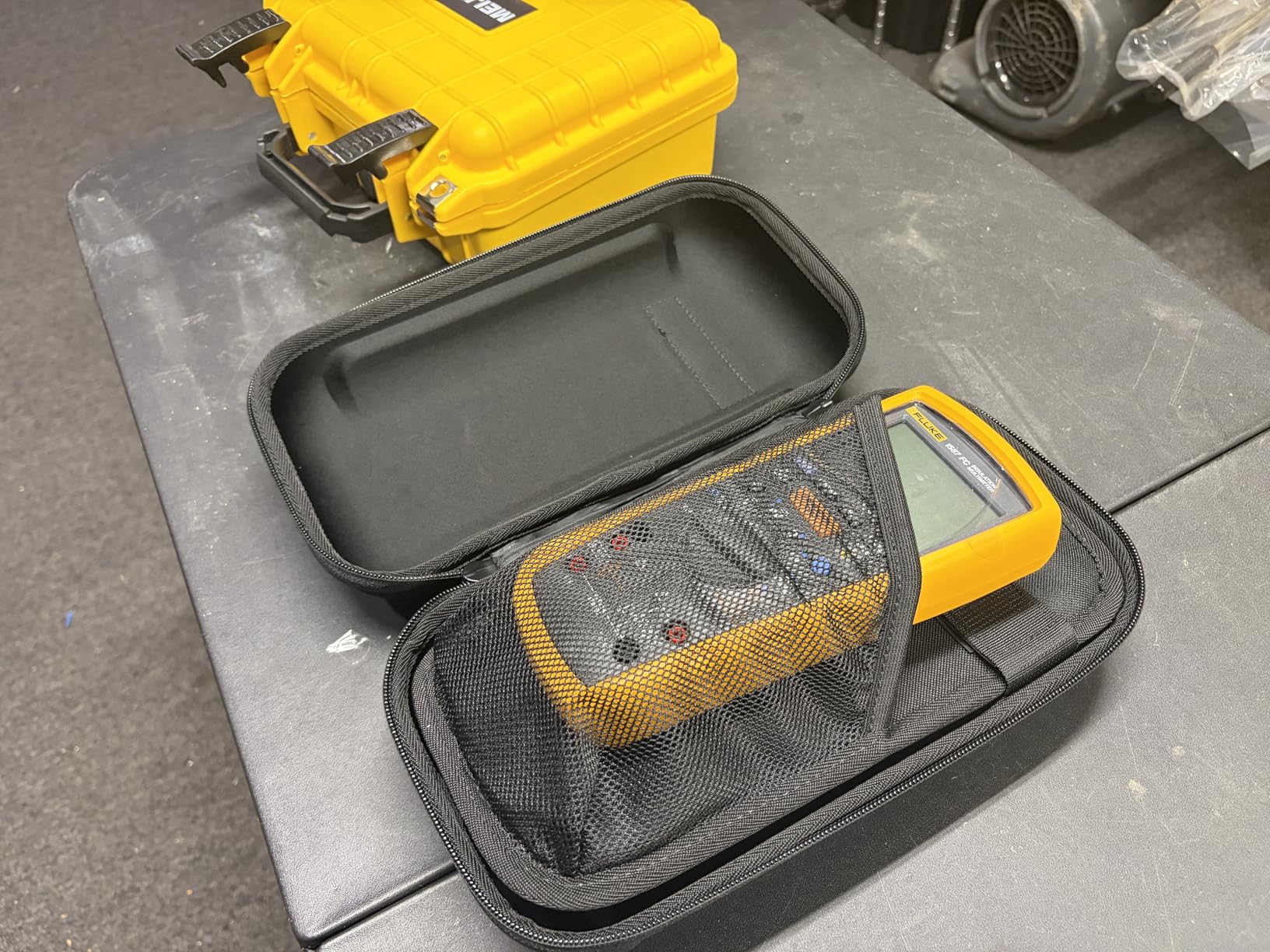Fluke - FLUKE-1587 FC FLUKE 1587 FC 2-in-1 Insulation Multimeter customer photo 1