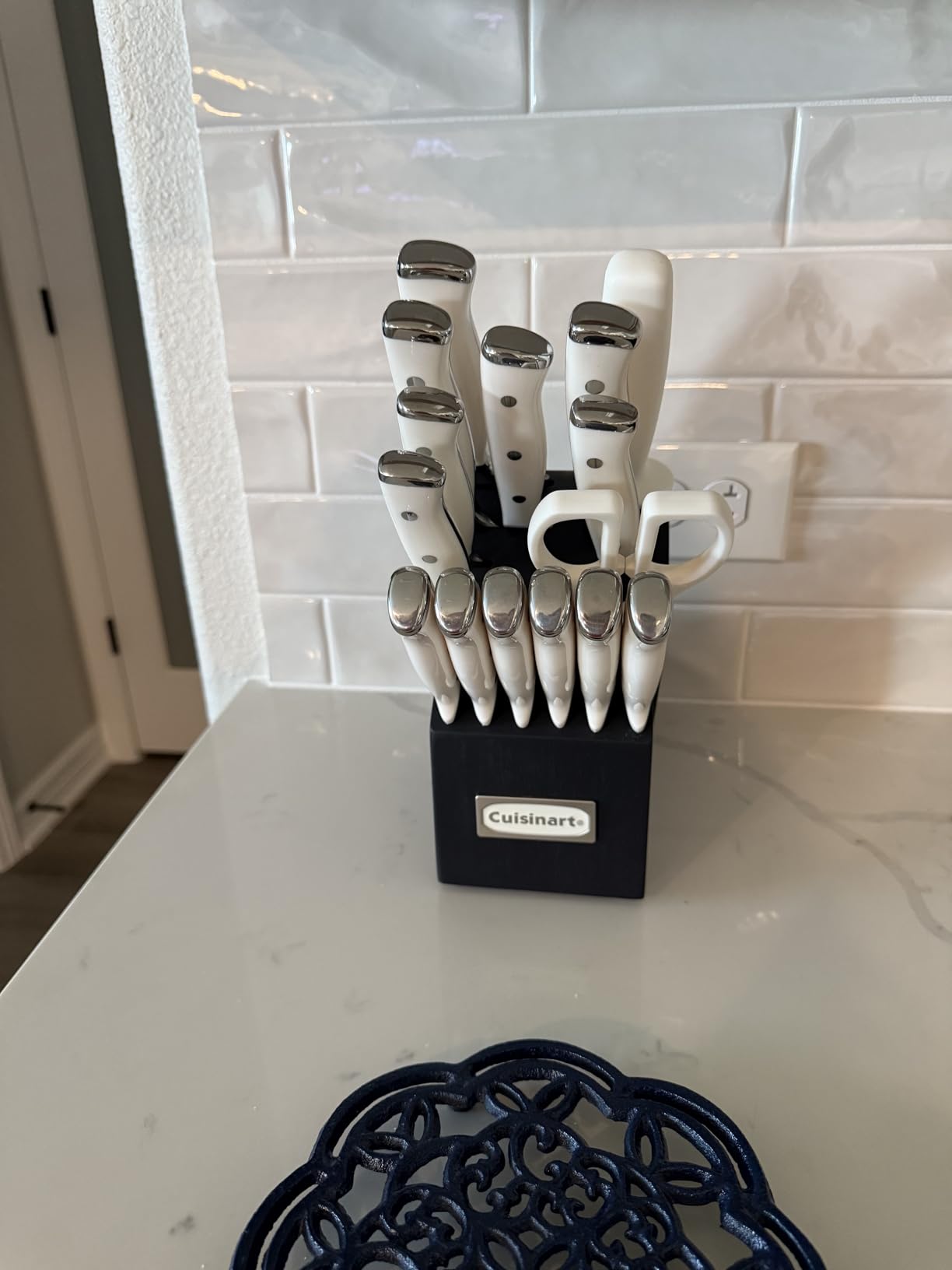 Cuisinart 15-Piece Knife Set with Block, High Carbon Stainless Steel, Forged Triple Rivet, White, C77WTR-15P customer photo 2