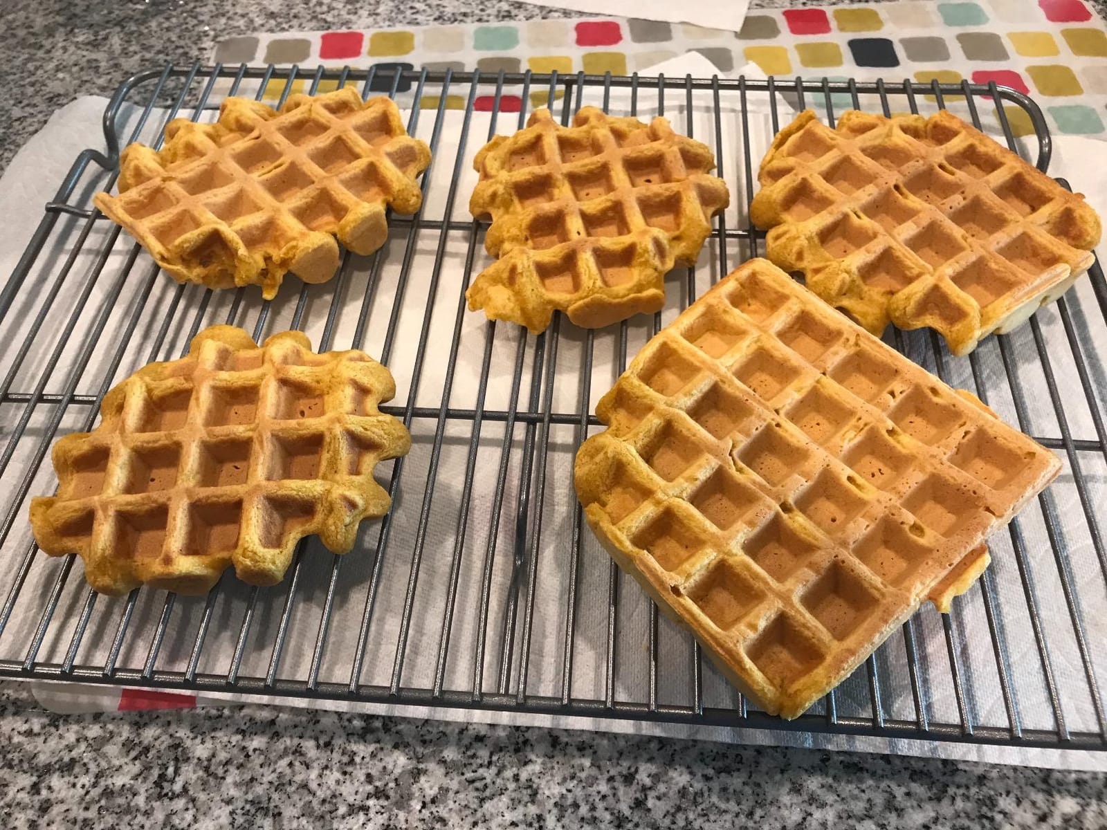 Breville BWM604BSS Smart Waffle Maker, 4 Slice, Brushed Stainless Steel | Cook fun, square waffles for your next family breakfast without the mess | 5 settings for browning control customer photo 1