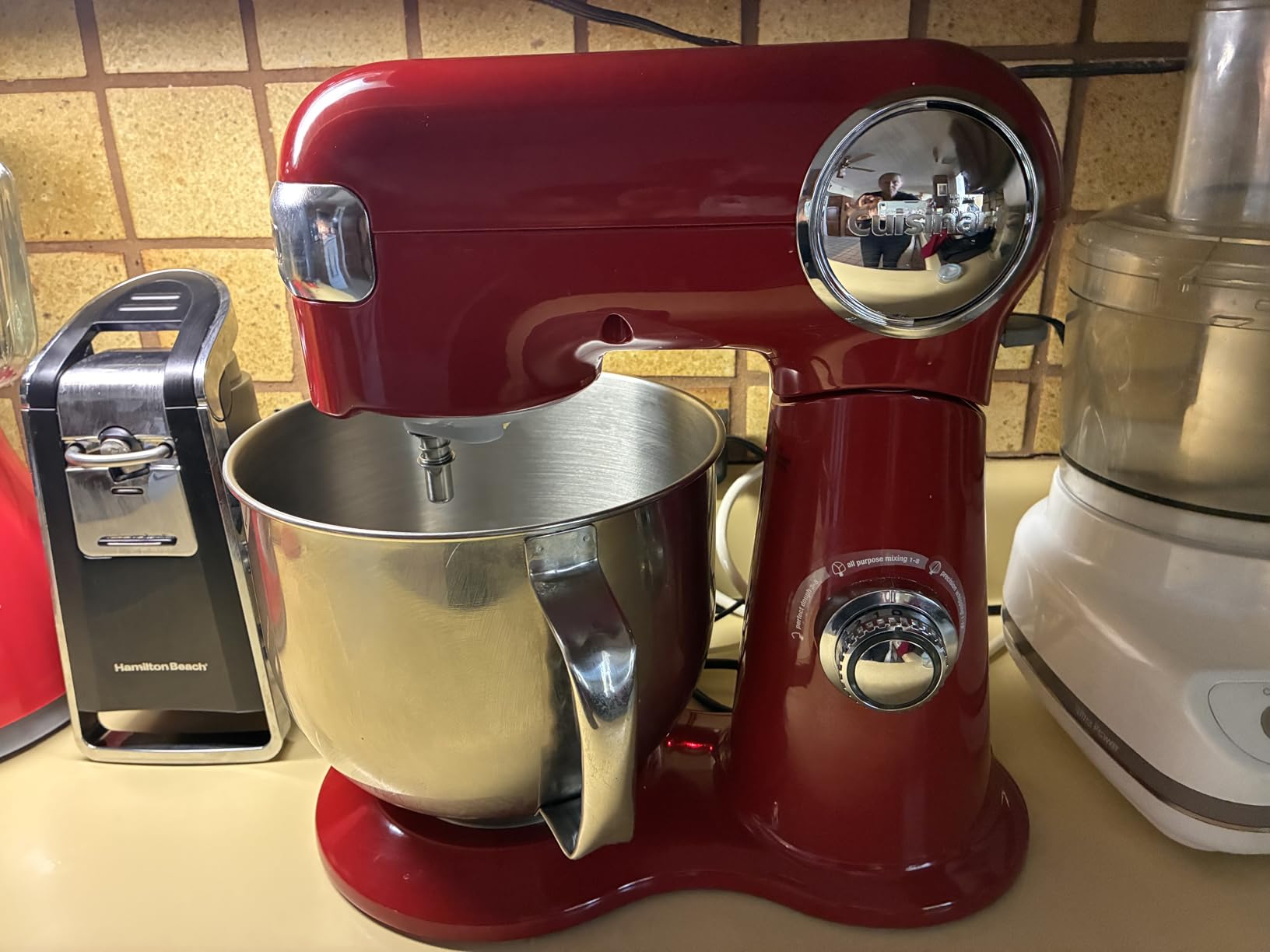 Cuisinart Stand Mixer, 12 Speeds, 5.5-Quart Mixing Bowl, Chef's Whisk, Flat Mixing Paddle, Dough Hook, and Splash Guard with Pour Spout, Silver Lining, SM-50BCNAS, Silver Lining customer photo 1