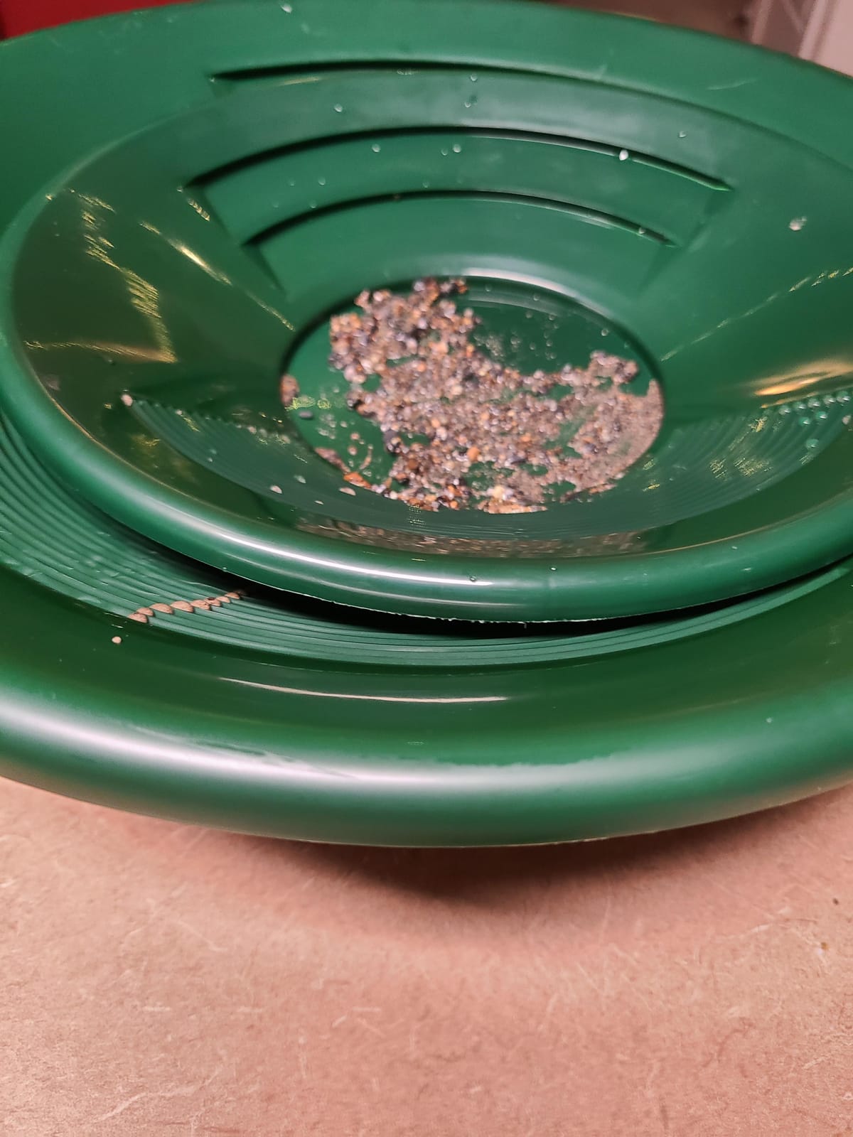 SE 11-Piece Gold Panning Kit - Complete Prospecting Set with Pans, Sieves, Tweezers, Glass Bottles, Sand Magnet, and More - Ideal for Beginners and Enthusiasts - GP5-KIT111 customer photo 2
