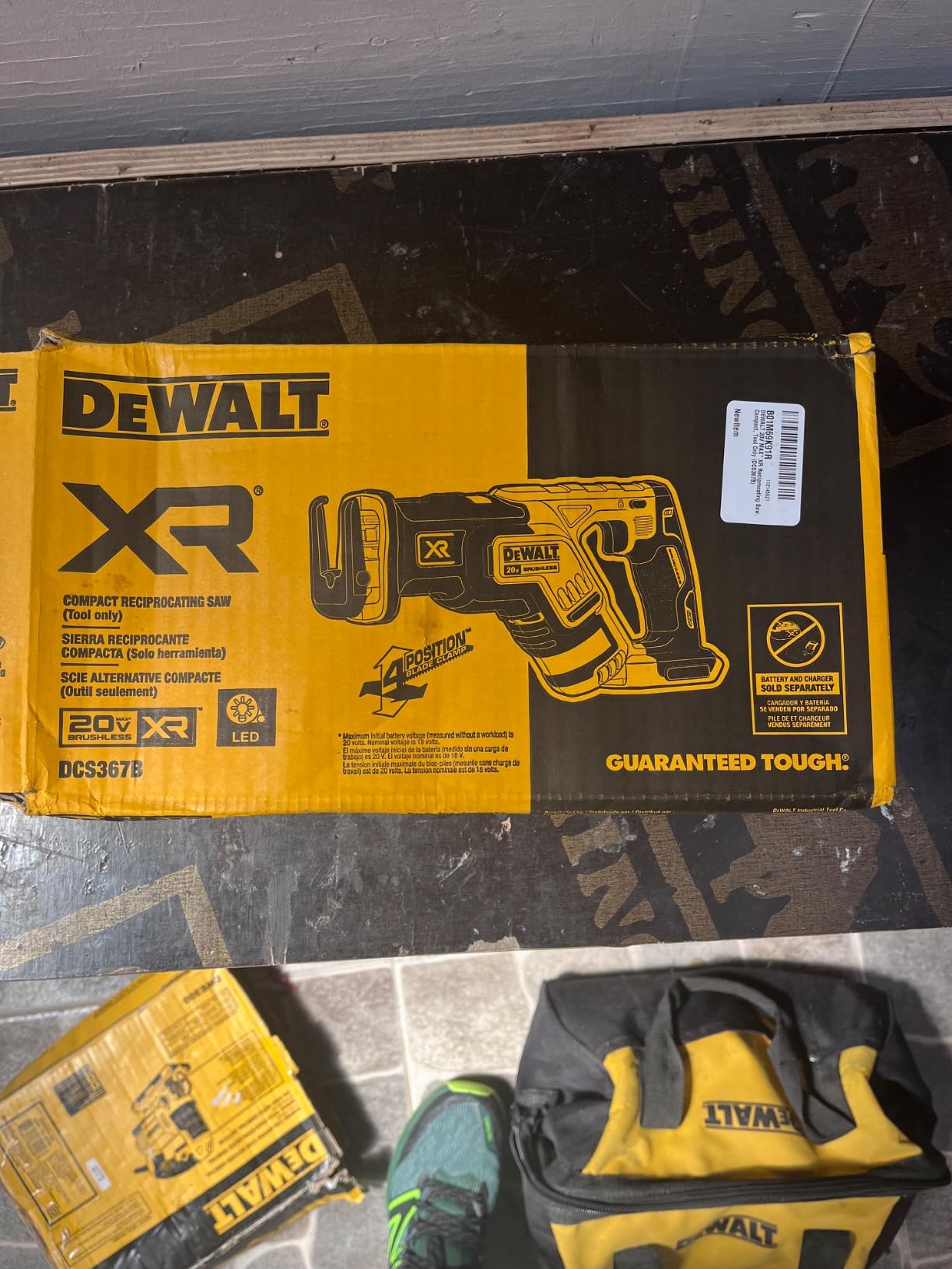 DEWALT 20V MAX XR Reciprocating Saw Cordless, Brushless, Compact, Variable Speed, Pivoting Head, LED Light, Tool Only (DCS367B) customer photo 2