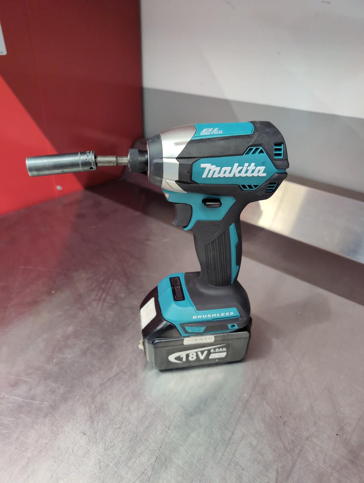 Makita XDT13Z 18V LXT Lithium-Ion Brushless Cordless Impact Driver, Tool Only, Variable Speed customer photo 1