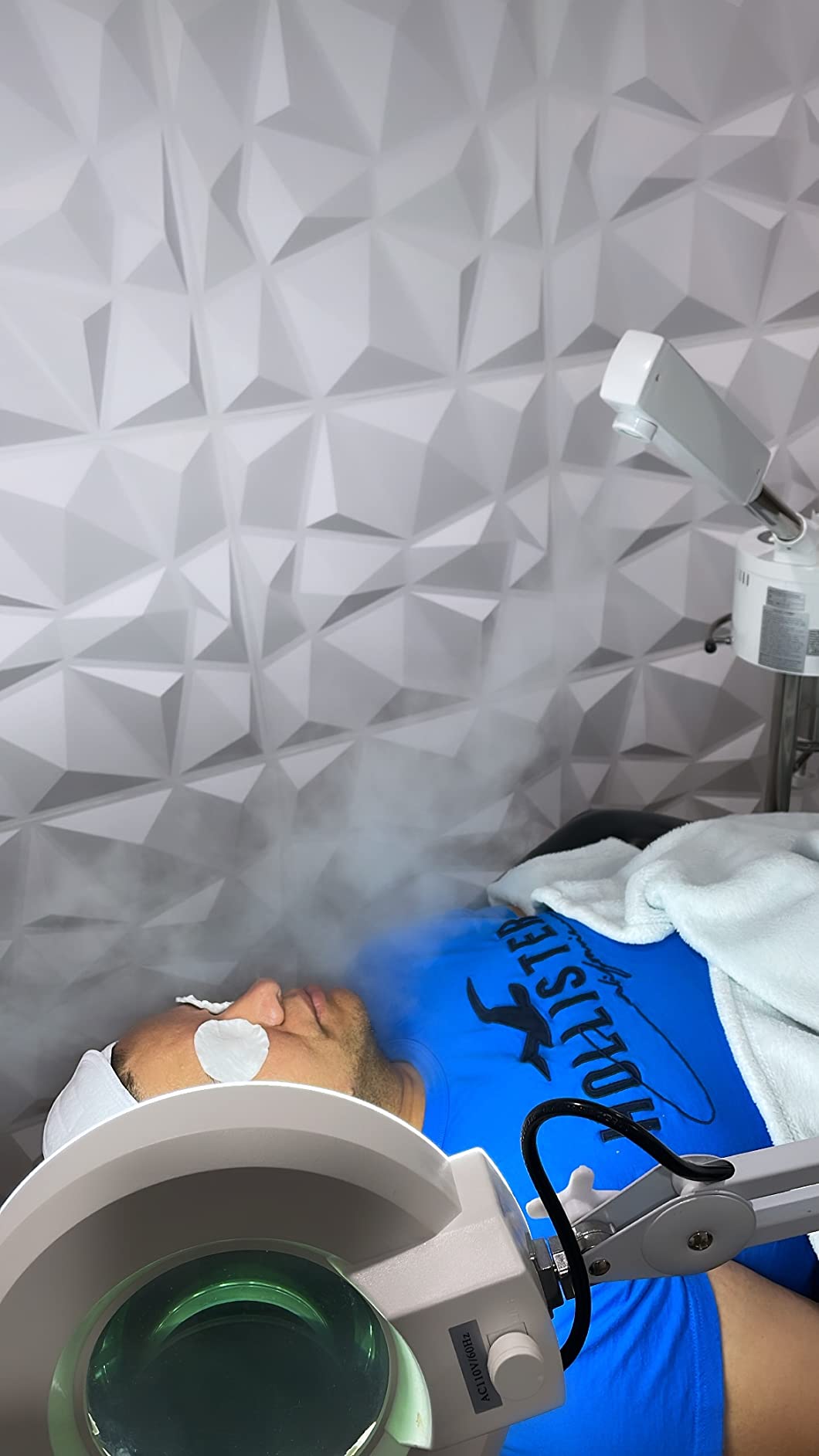 Facial Ozone Steamer 4 in 1 with Magnifying LED Light, High Frequency and Galvanic Aroma Therapy by SKINACT customer photo 2