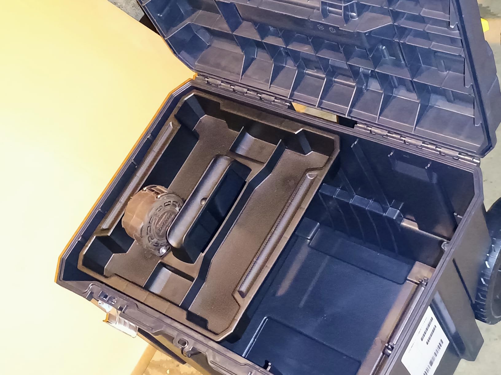 DEWALT Tool Box with Wheels Modular, Large Rolling Tool Box With Telescopic Handle (DWST17820) customer photo 1