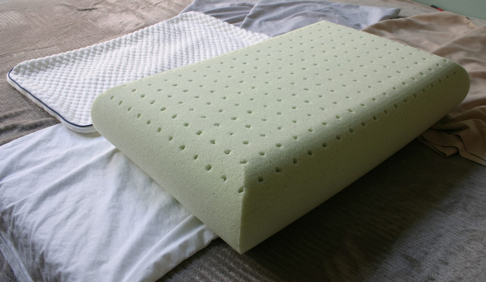 Weekender Cooling Gel Memory Foam Pillow for Sleeping - Standard Size, Ventilated Cooling Pillow for Side & Back Sleepers, Neck & Shoulder Support, Medium Firm, Washable Cover customer photo 2