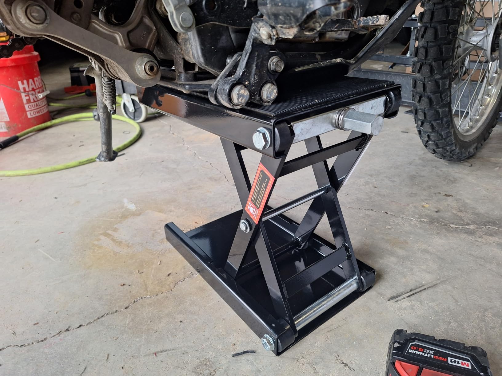 VIVOHOME 1100 LBS Motorcycle Lift Scissor Jack, Wide Deck Hoist Stand, Red | Height Adjustable Center Stand with Crank, Steel Lift for Cruiser, Dirt Bike, ATV customer photo 1