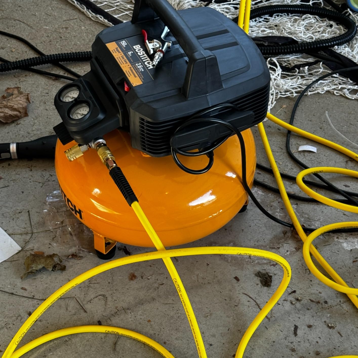 Bostitch 6 Gallon Pancake Air Compressor & 13 Piece Accessory Kit | BXCM02012-WPK customer photo 1