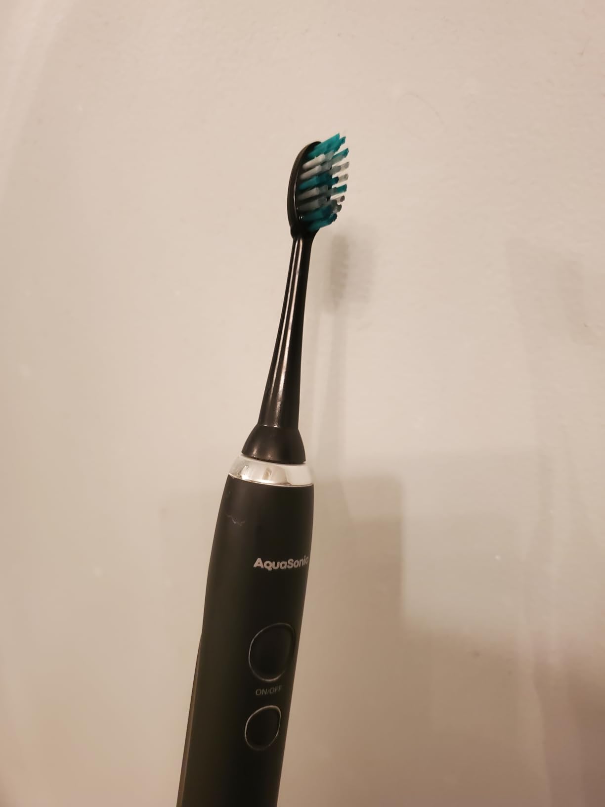 Aquasonic Black Series Ultra Whitening Toothbrush - ADA Accepted Electric Toothbrush - 8 Brush Heads & Travel Case - 40,000 VPM Electric Motor & Wireless Charging - 4 Modes w Smart Timer customer photo 2